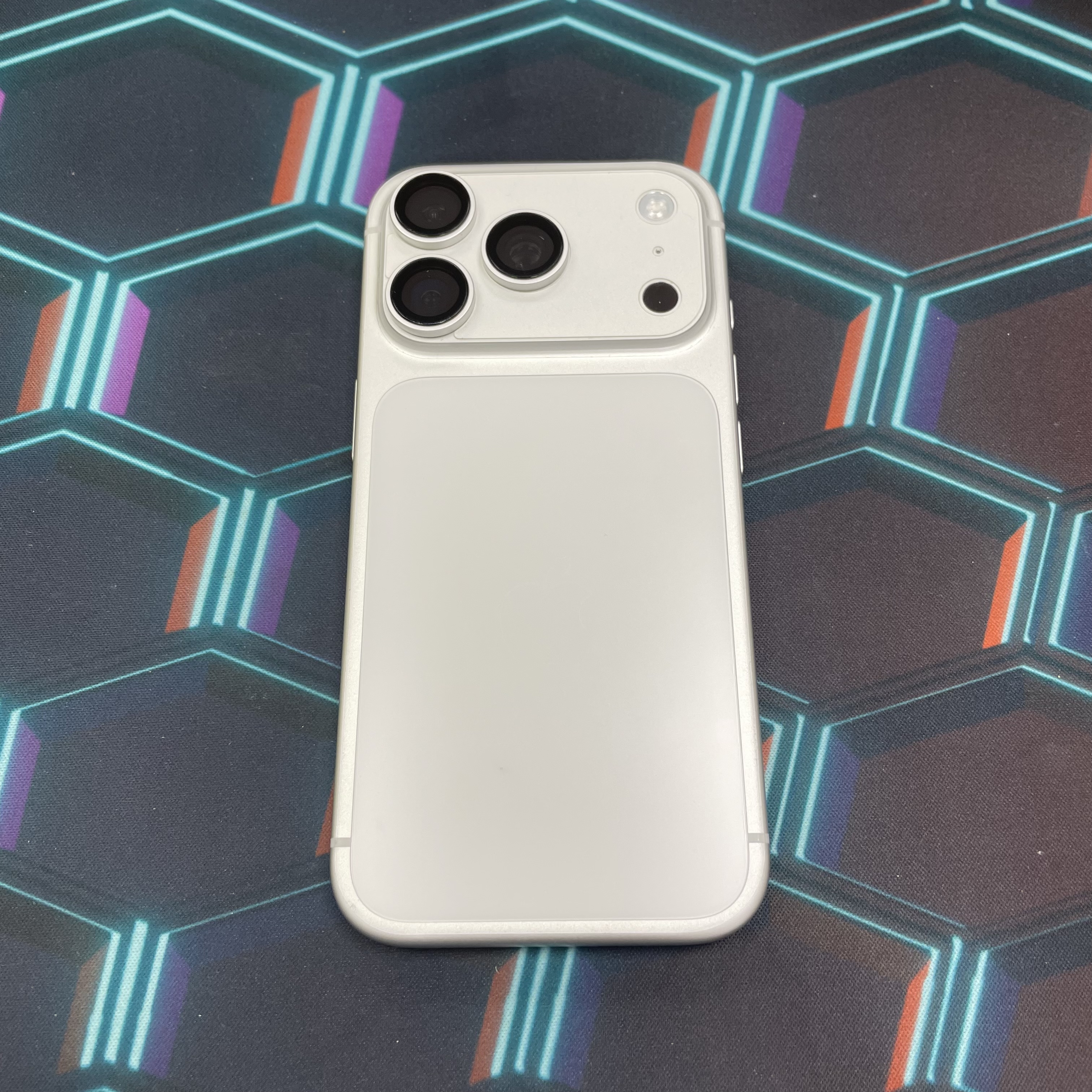 *6243 17 pro 完美機 512GB 電100 銀色 sliver