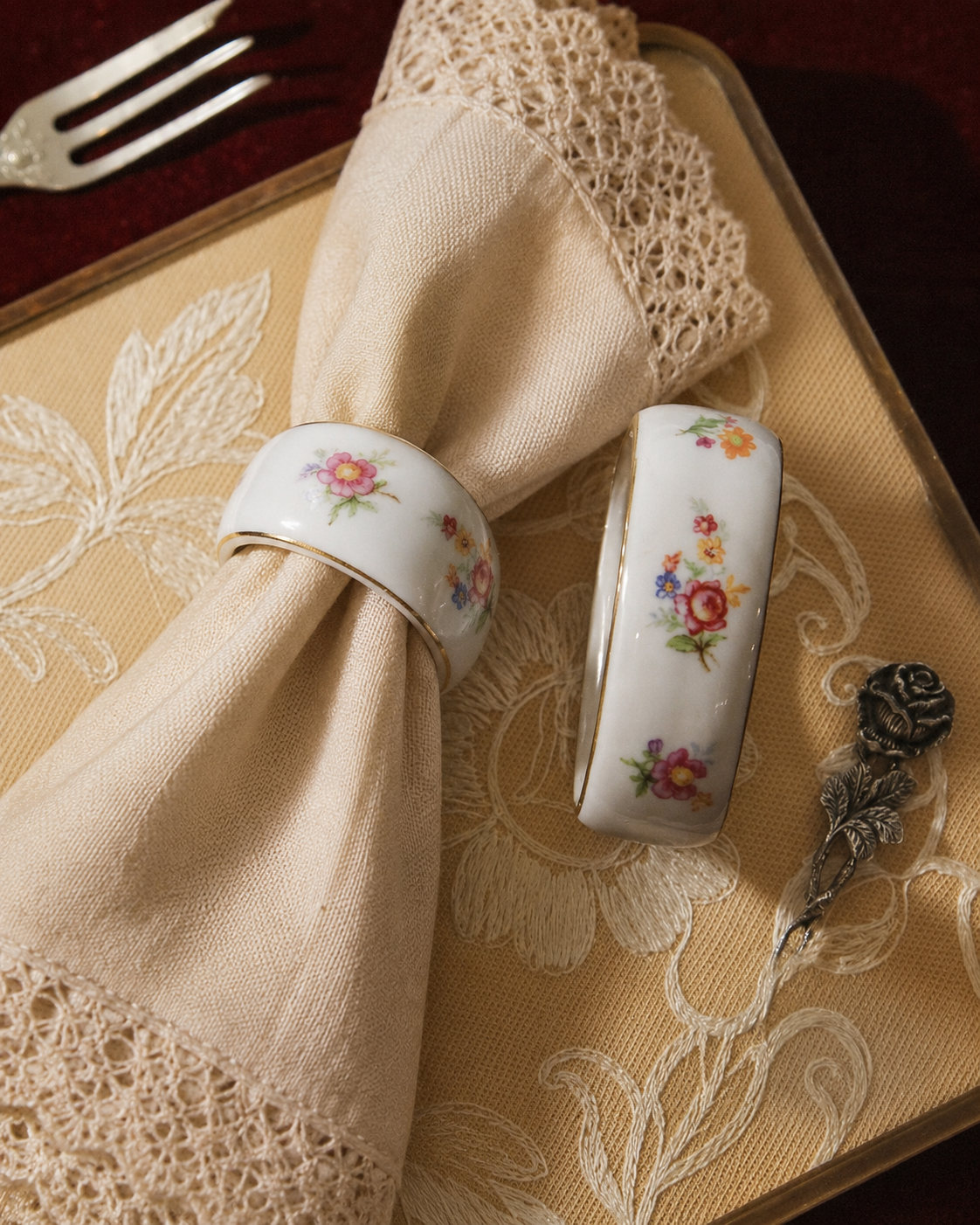 Made in Germany PM Dresden China Napkin Ring (EC217)