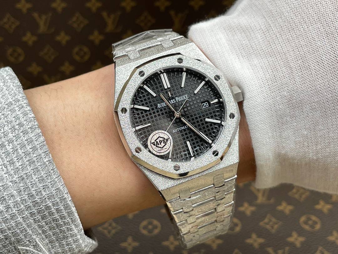 爱彼皇家橡树系列自动机械男士腕表 冰霜金款