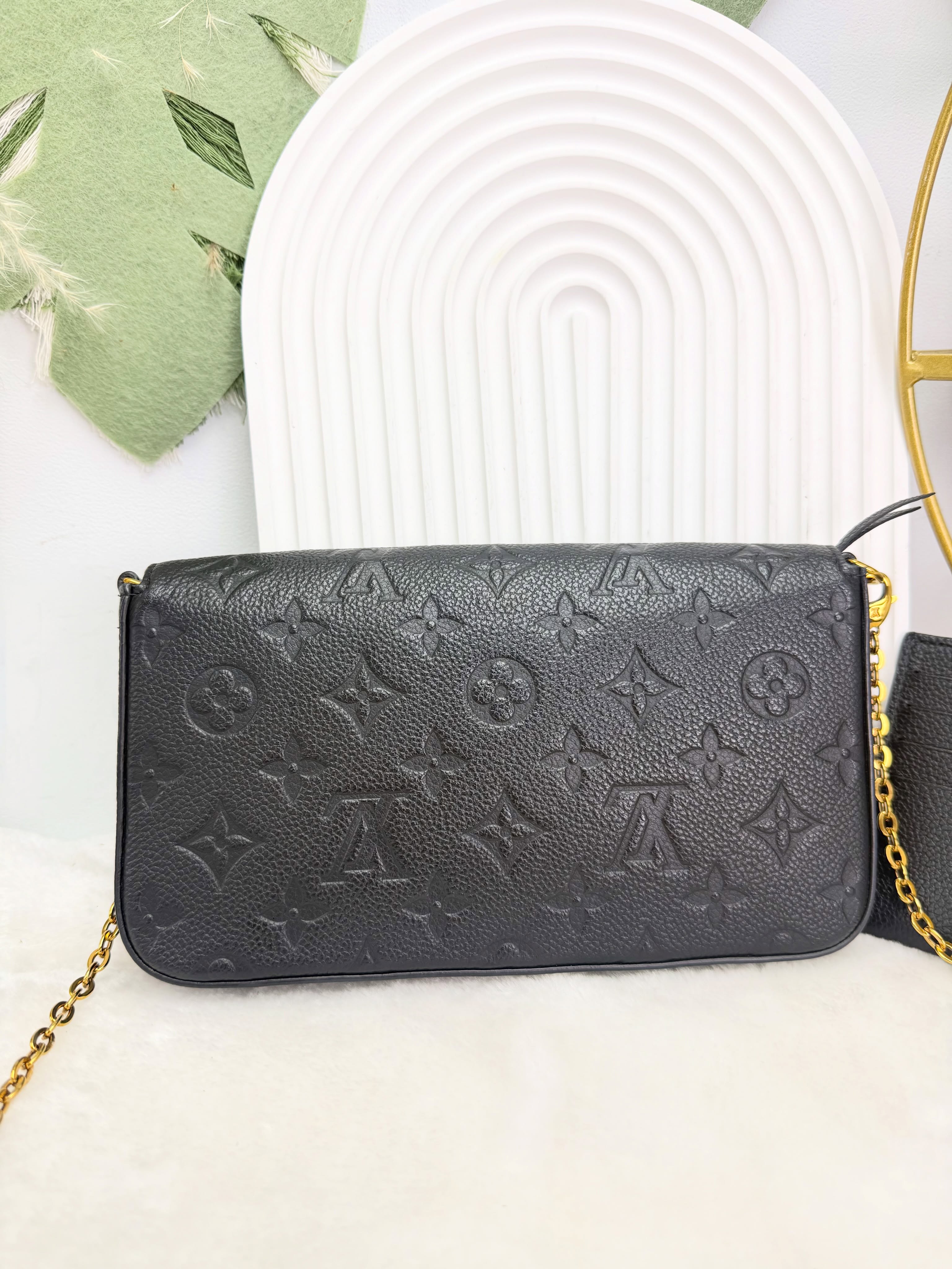 Lv👜 PRE OWNED 🛍️黑色壓紋三合一WOC 🖤有子袋  晶片款🖤 