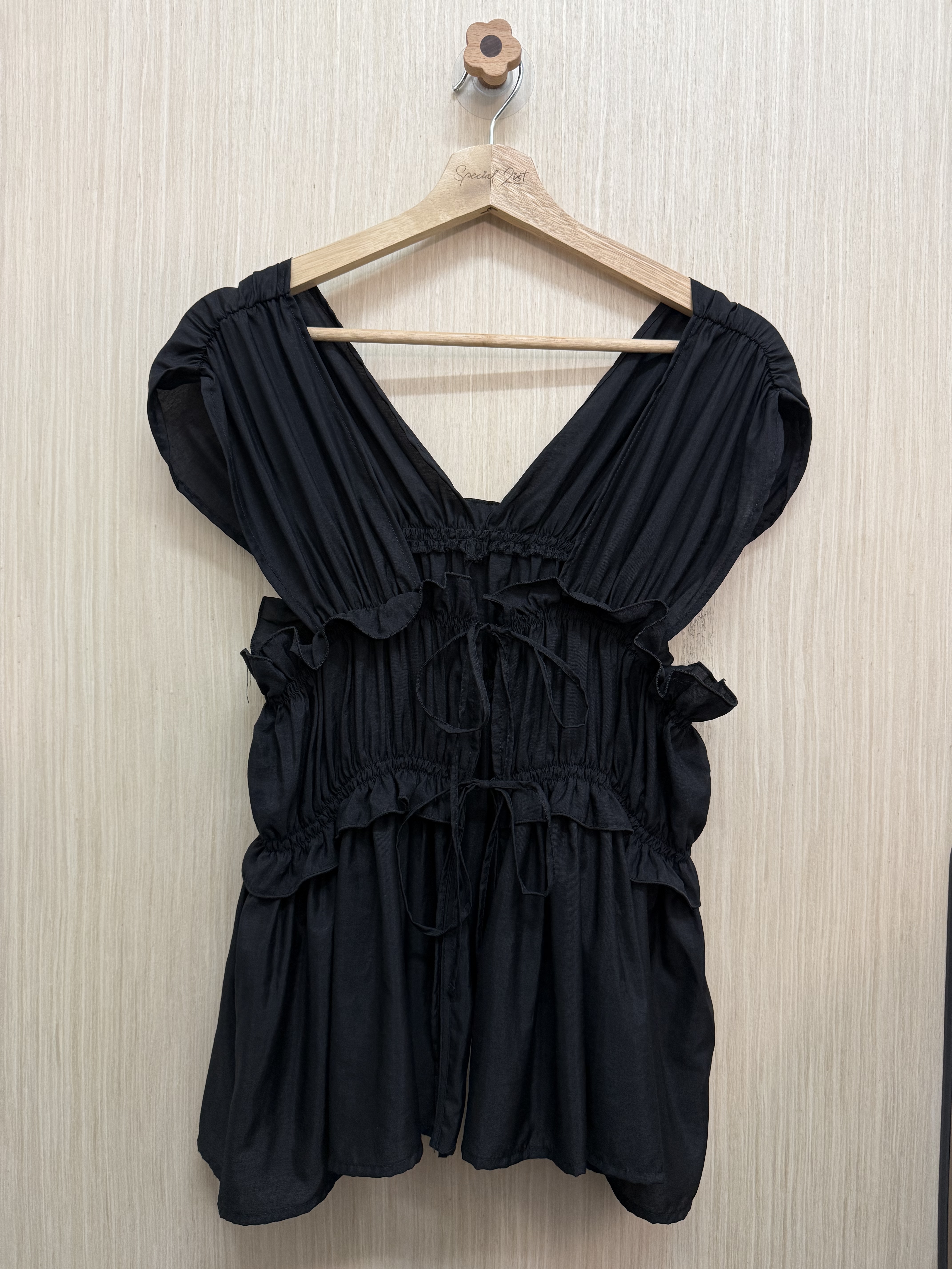 薄皺皺綁帶背心