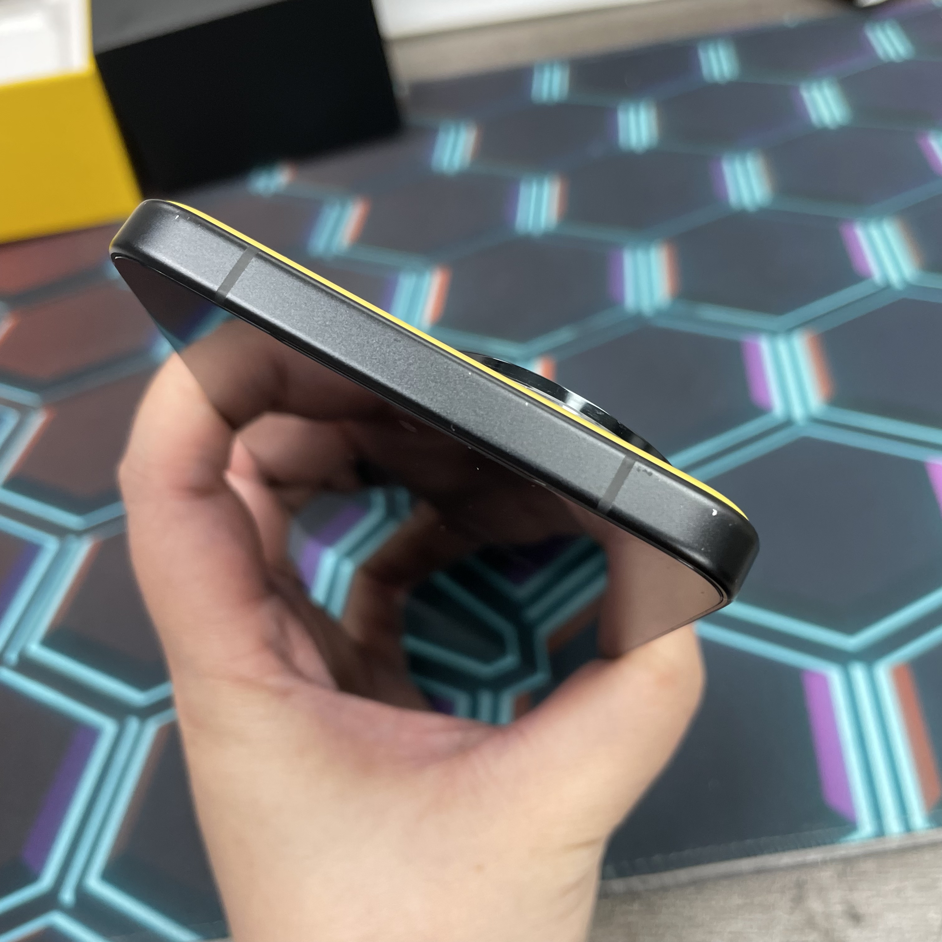 *6864 POCO F7 Ultra 勁靚機 16+512GB 黃色 yellow