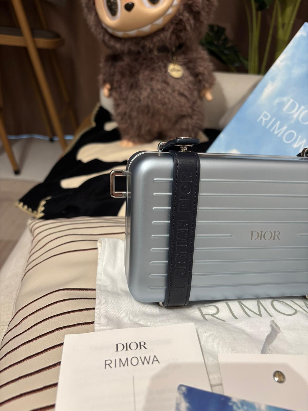 未使用品 DIOR X RIMOWA PERSONAL CLUTCH ON STRAP 100%Authentic ,Unused 未使用品 ✅dust bag✅CARD✅strap✅盒 UNUSED