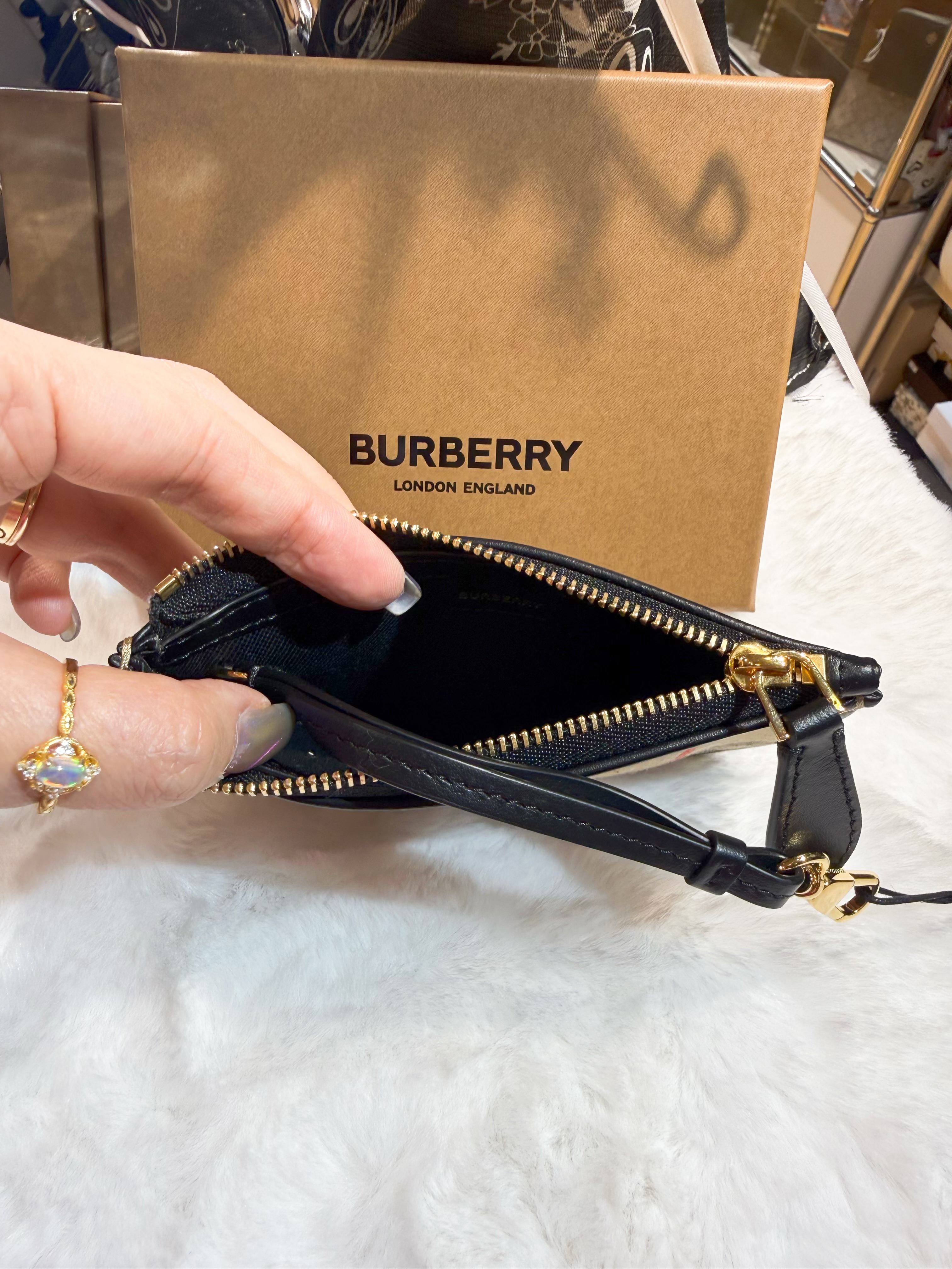Burberry coin purse check/half moon