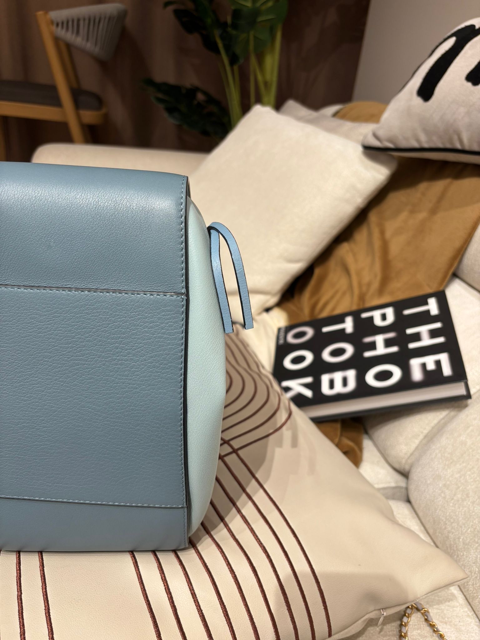 Loewe hammock medium 100%Authentic ,98%new✅dust bag 