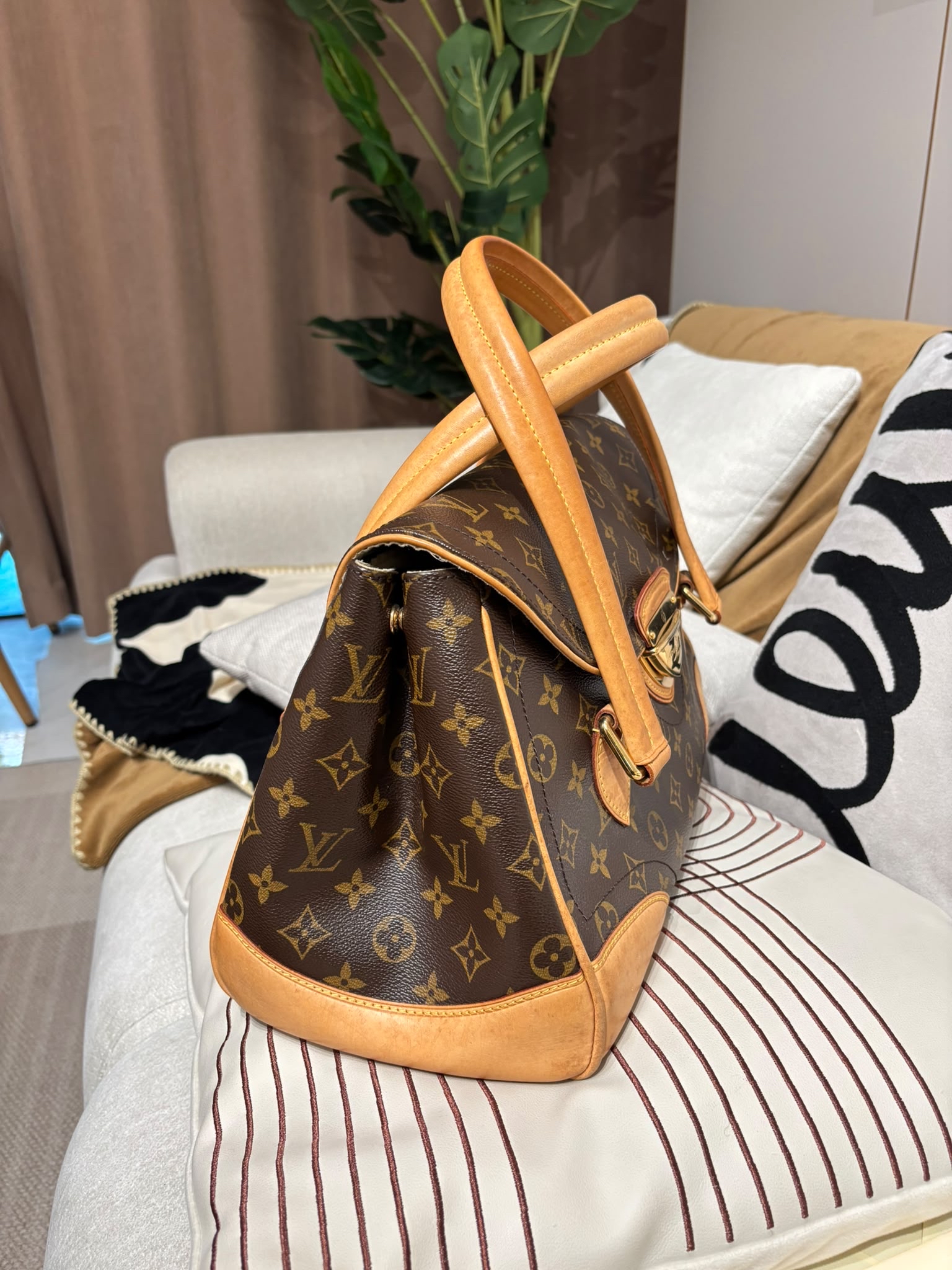 LV Beverly GM Monogram Shoulder Bag 100%Authentic, 95%new ✅Dust bag