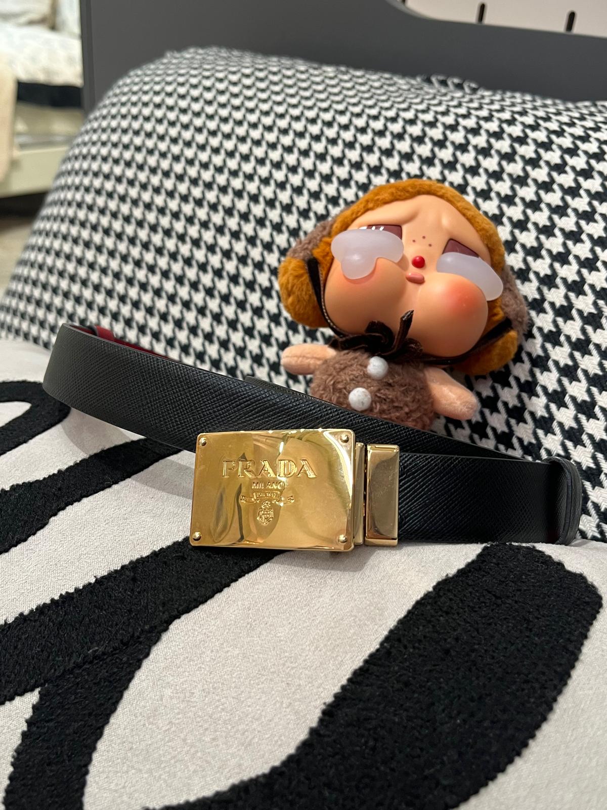 未使用品 Prada 黑色十字紋牛皮皮帶Size: 80cm /32吋 100%Authentic, Unused 