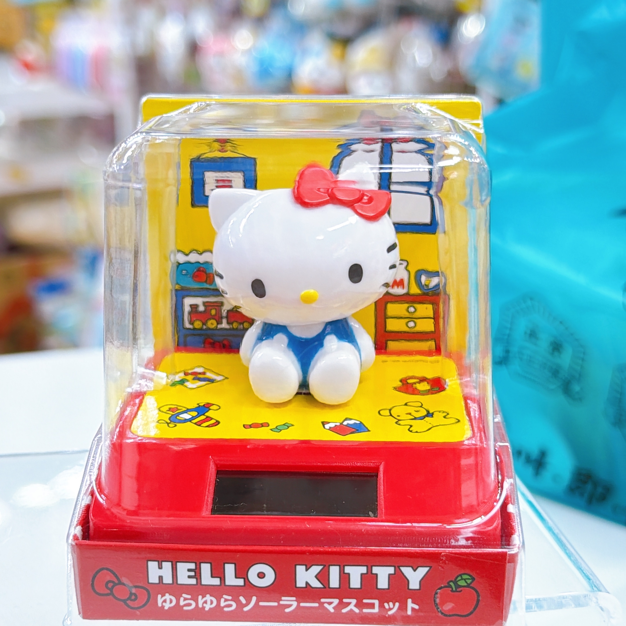  日本直送Hello Kitty太陽能搖頭擺設