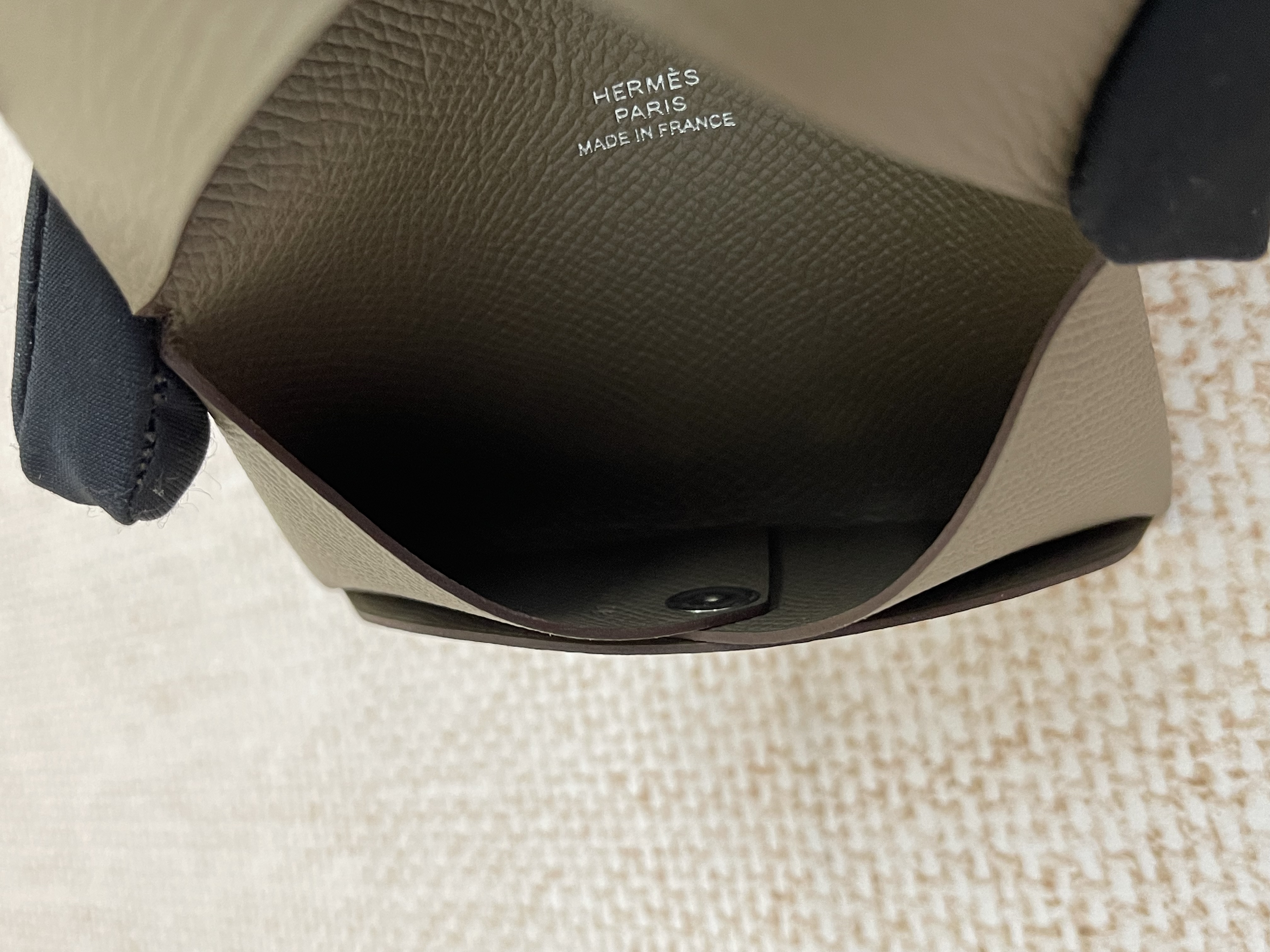 Pre-owned Hermes Calvi Card holder / Stamp Z/ Product Code: 26021508