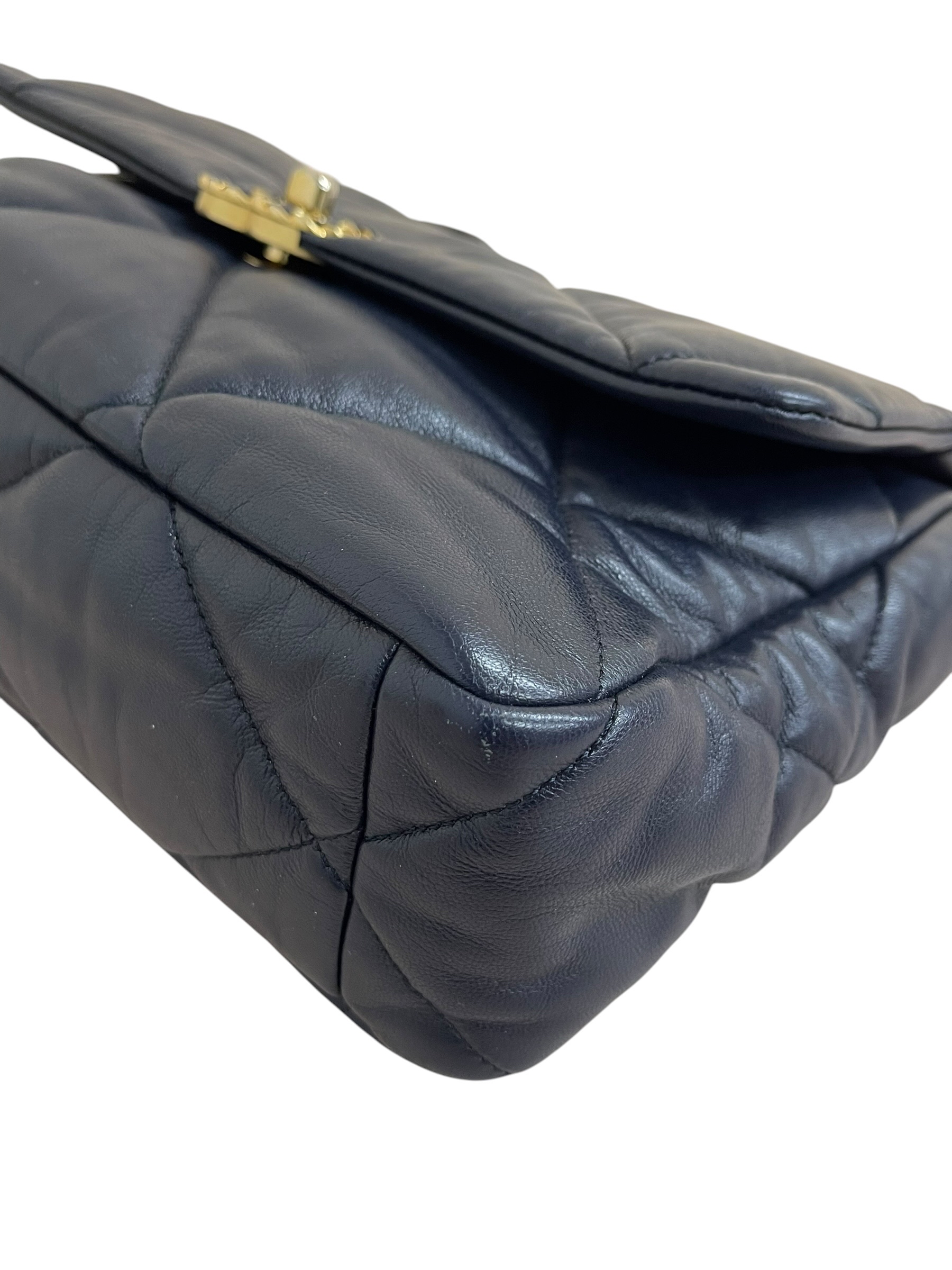 Pre-owned Chanel 19 Bag / Product Code: 062907