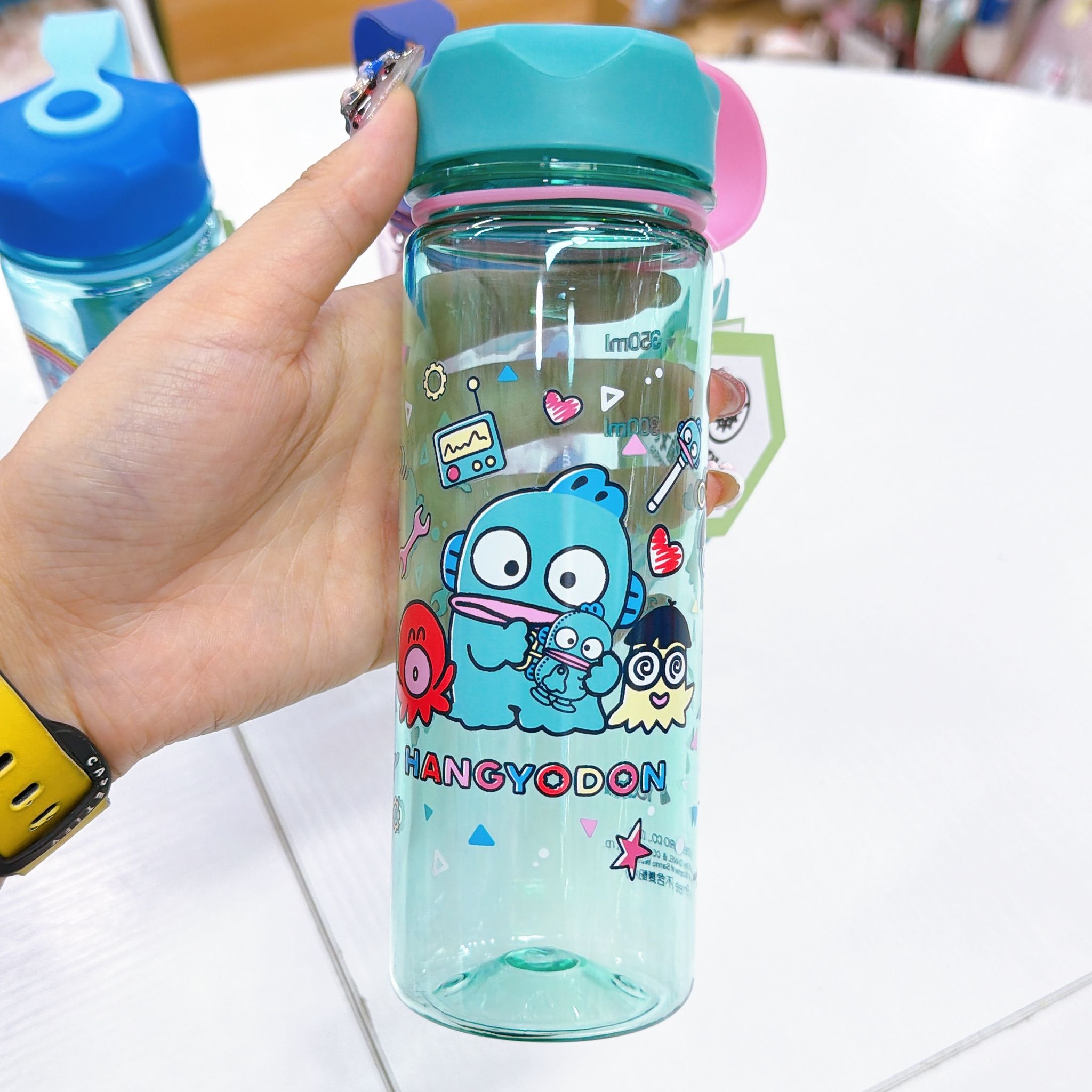 原裝行貨Sanrio BPA free 防漏樽蓋350ml水樽。