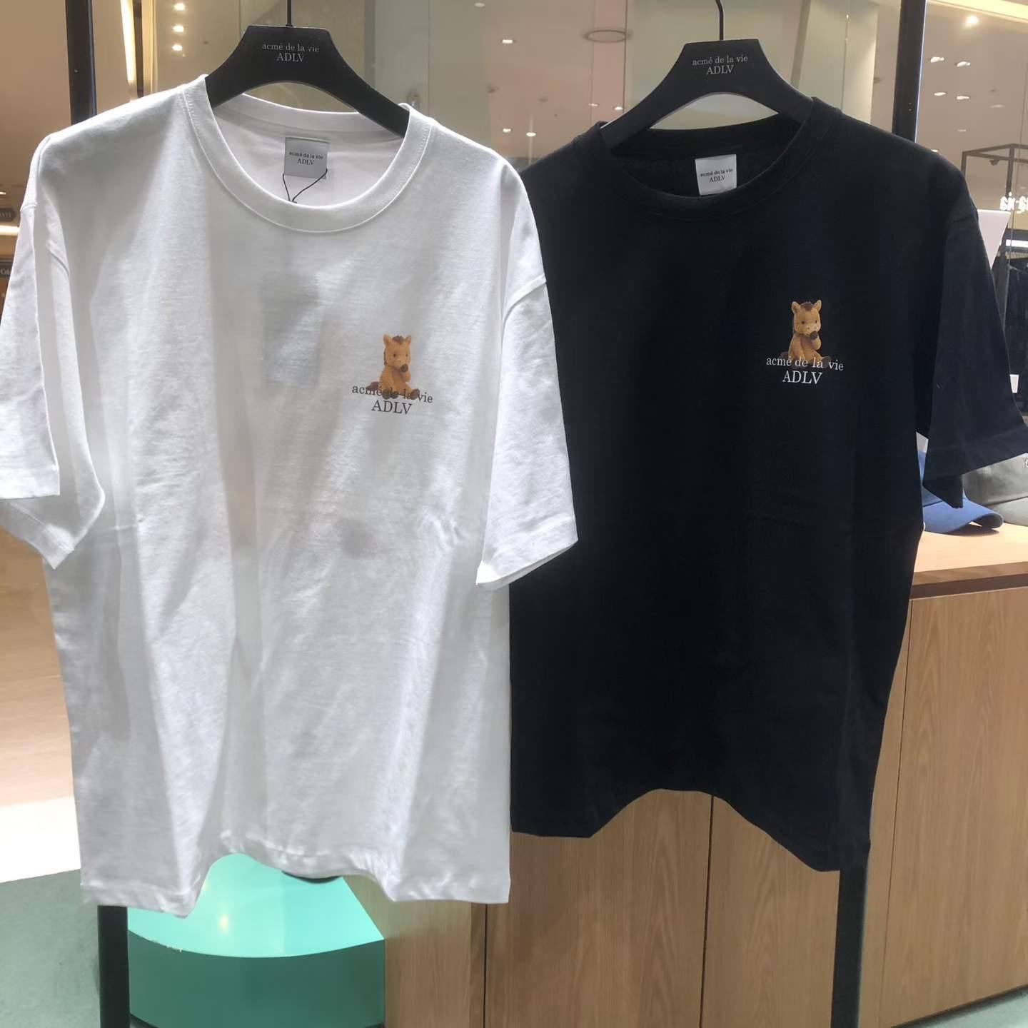 AD71 ADLV: Horse Basic Logo Short Sleeve T-Shirt