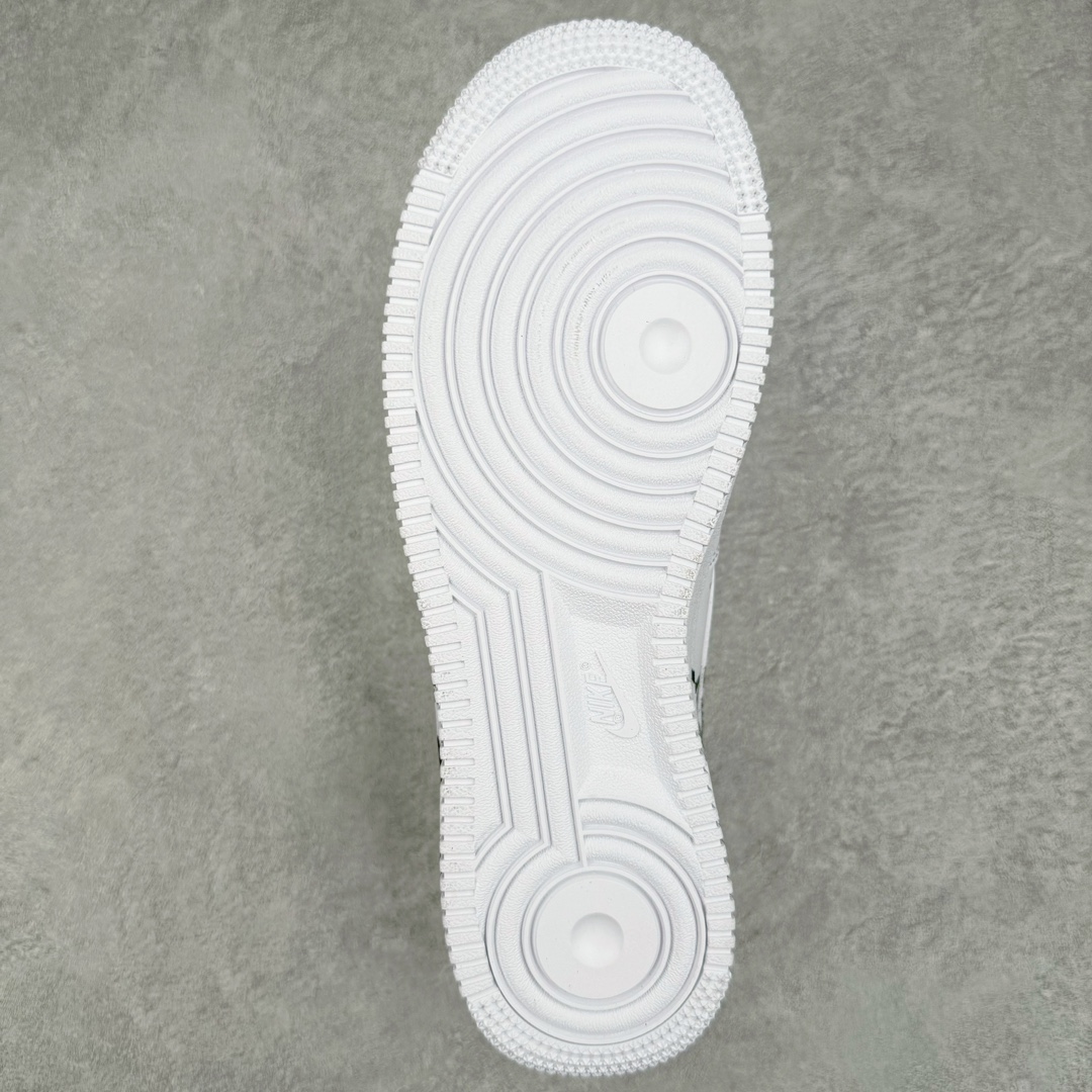 Supreme x Comme des Garçons SHIRT x Nike Air Force 1 Low 923044-100