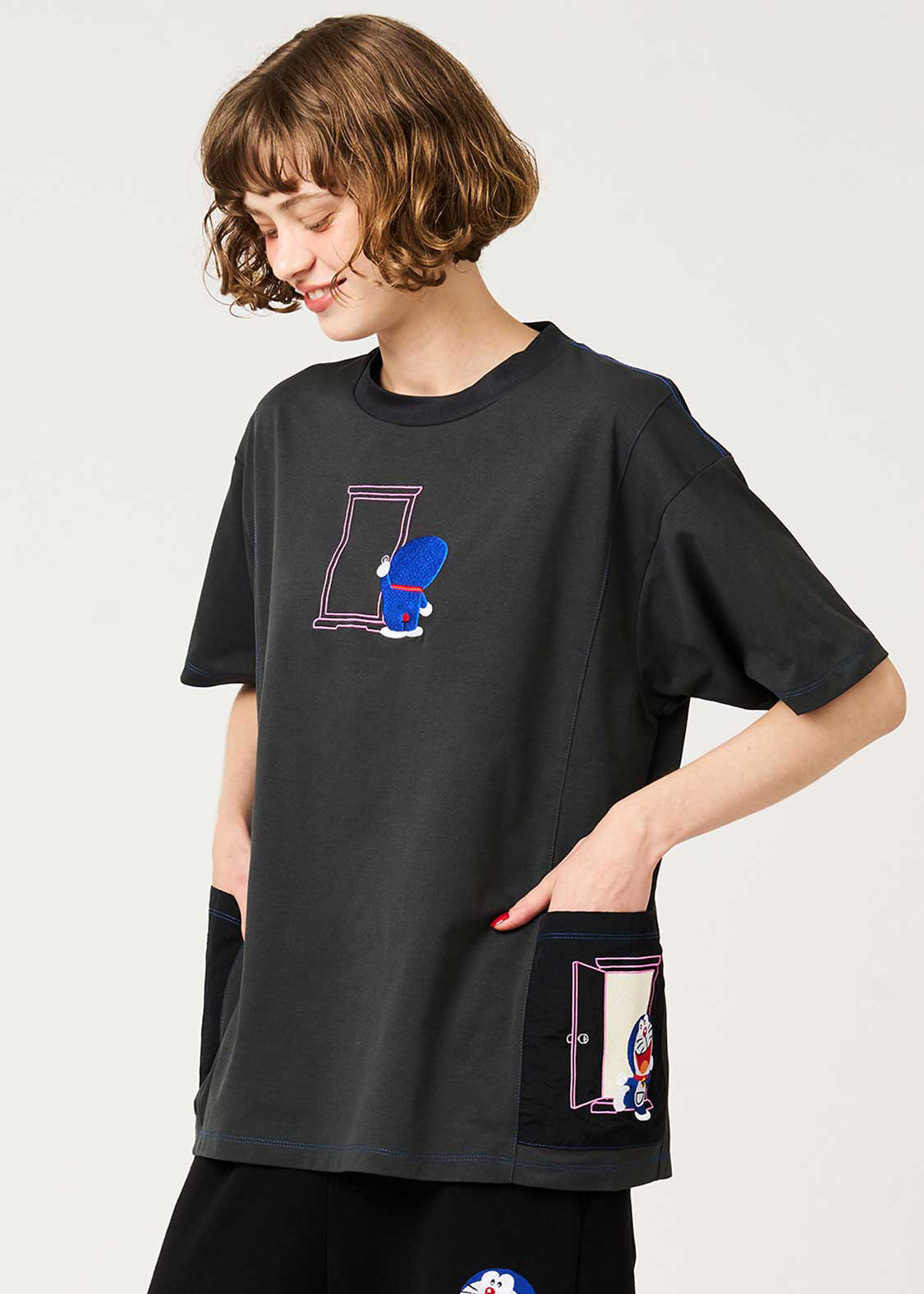 [只限預購] 多啦A夢Tshirt 短袖衫 Graniph日本限定 (隨意門)｜Doraemon短袖衫