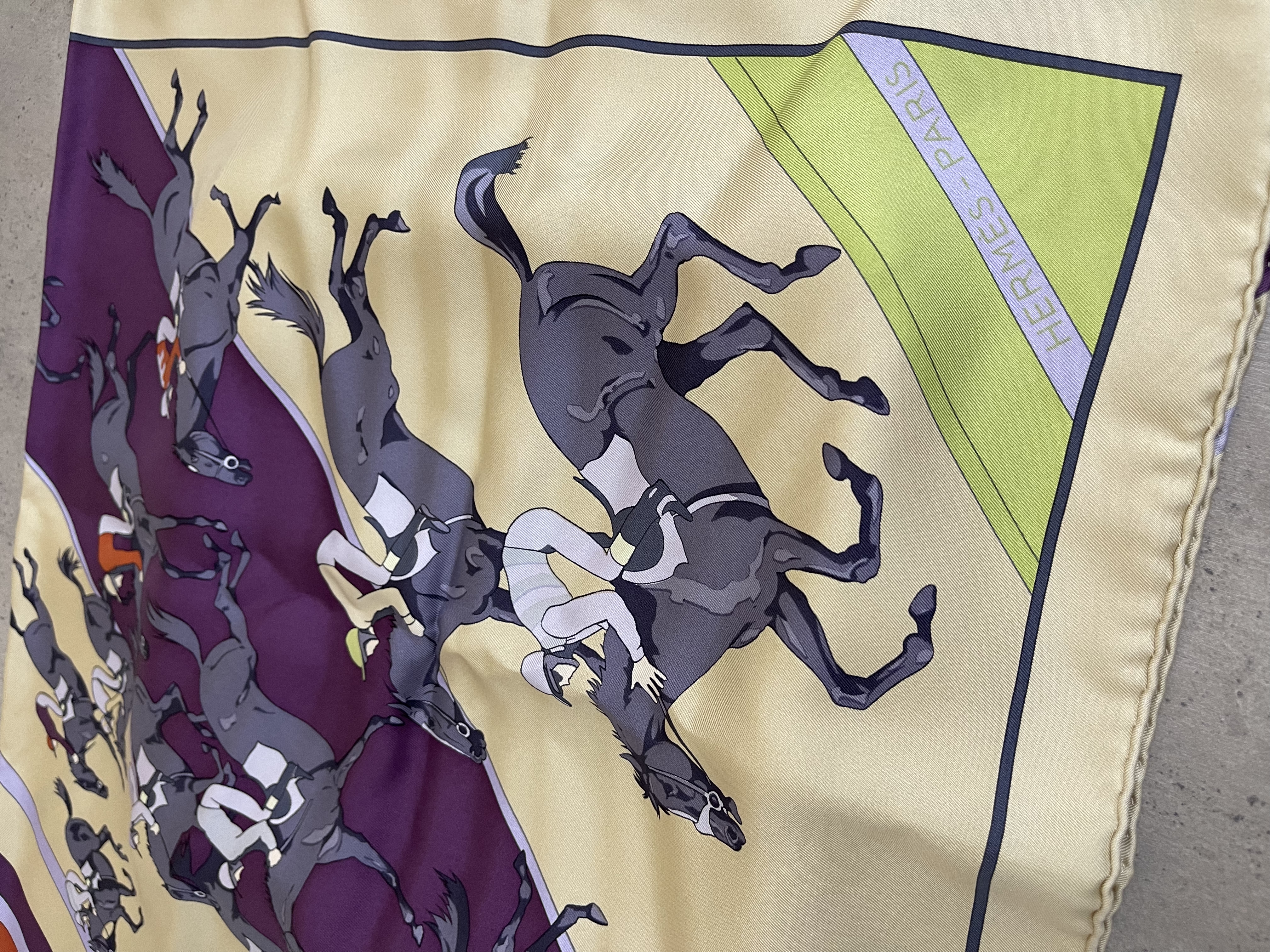 Pre-owned Hermes scarf / Product Code: 26012403