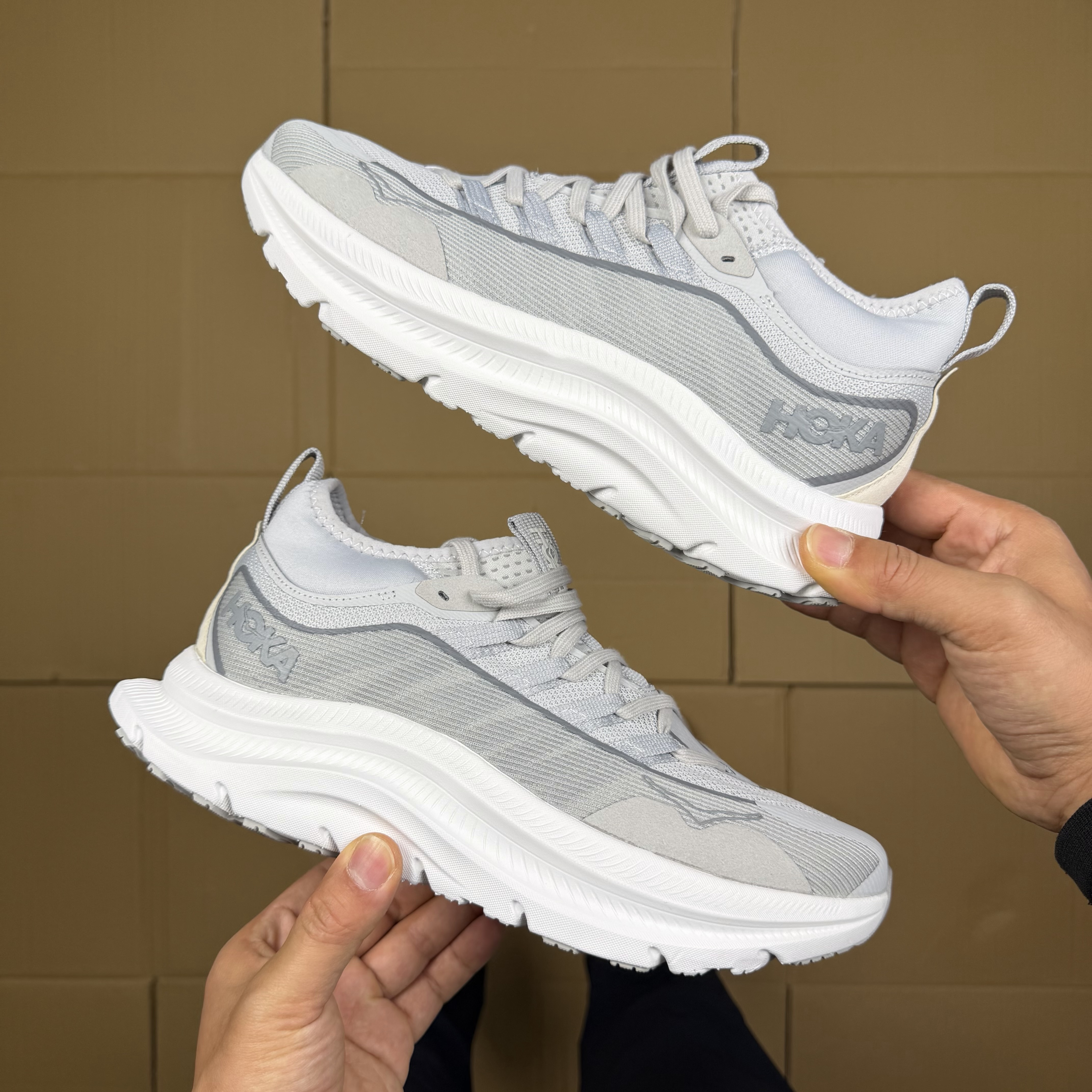 Hoka One One Kawana Mid