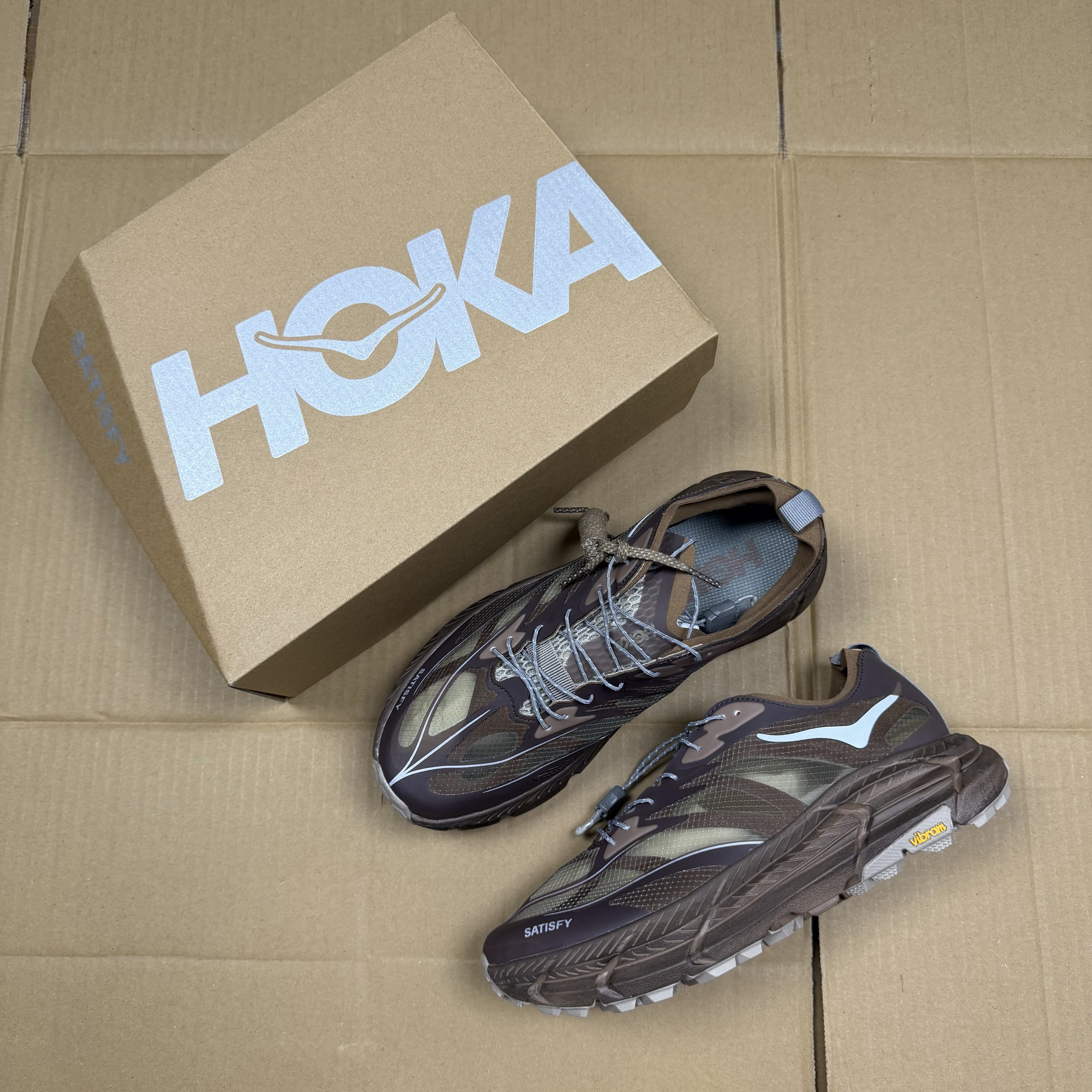 HOKA Restore TC