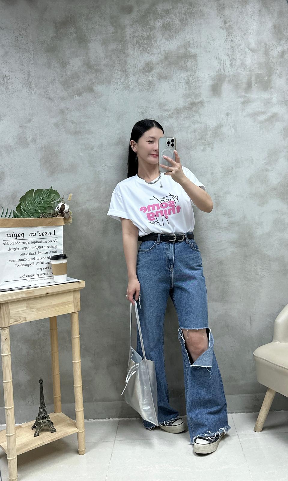 P12 彩色英文字Print Tee