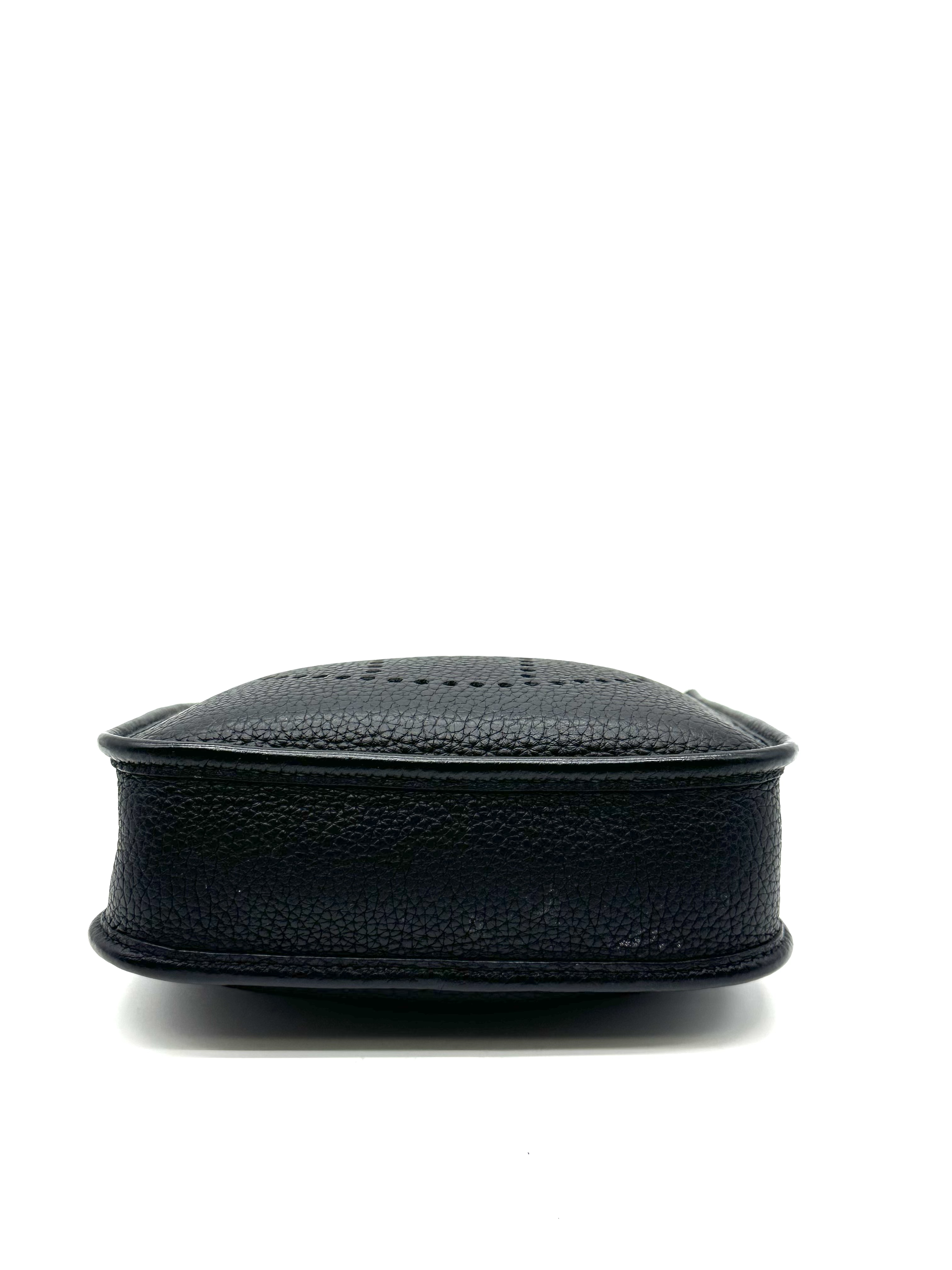 Pre-Owned HERMÉS Mini E Stamp B / Product Code: 26042102