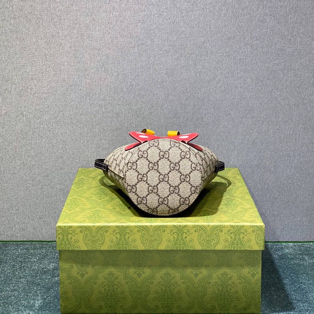 🔥大货实拍 𝙂𝙪𝙘𝙘𝙞 儿童包 小瓢虫系列 型号：666227 尺寸：11*20*16.5cm