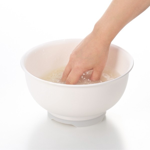 [訂購] [日本製] 🍚  日本一按即沖洗米盆｜ 唔怕倒瀉米 ｜  📏 尺寸/內容：約223×223×118mm｜重量約196g｜滿水容量約2.6L｜最多對應4合米｜顏色：白色／灰色 {TF260802}