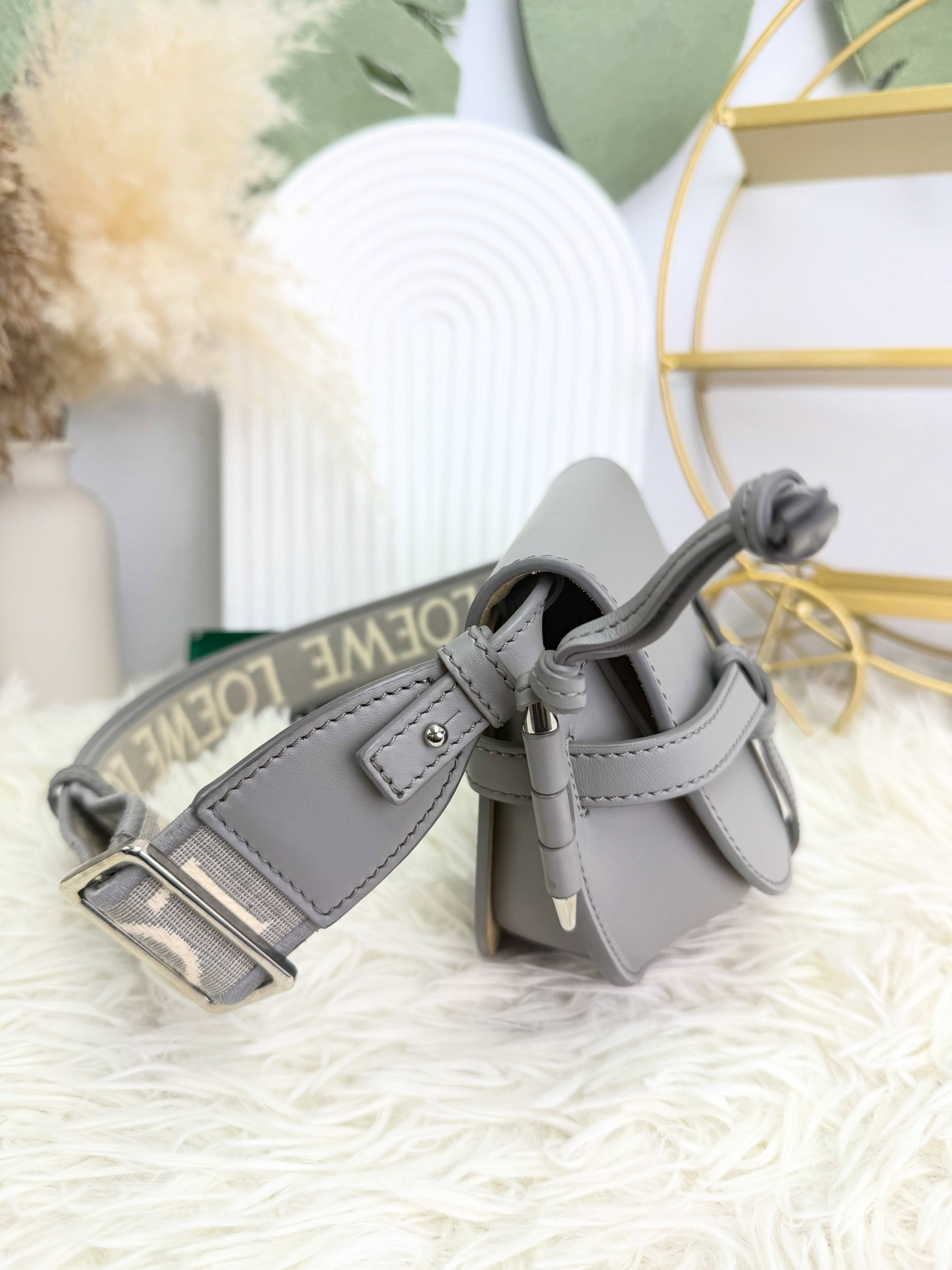 Loewe👜 PRE OWNED 🛍️mini gate 🩶