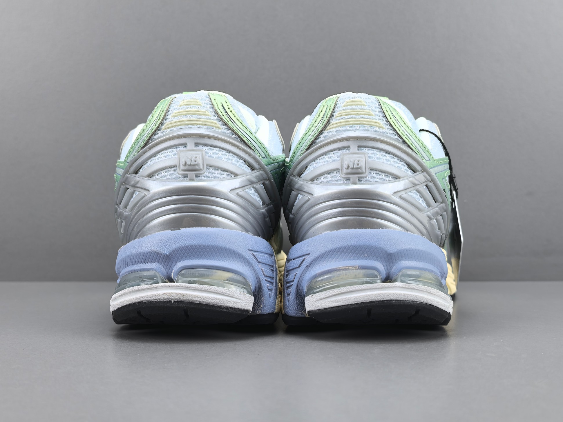 New Balance 1906R U1906RNE