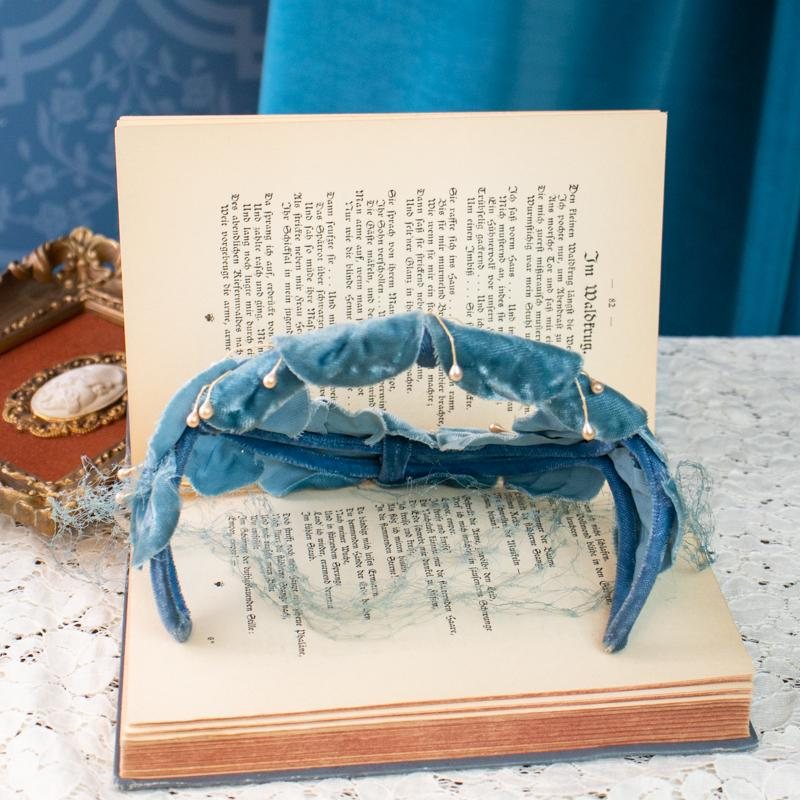 Rare - Vintage C.a. 1950s Blue Velvet Floral Halo / Half Hat Fascinator