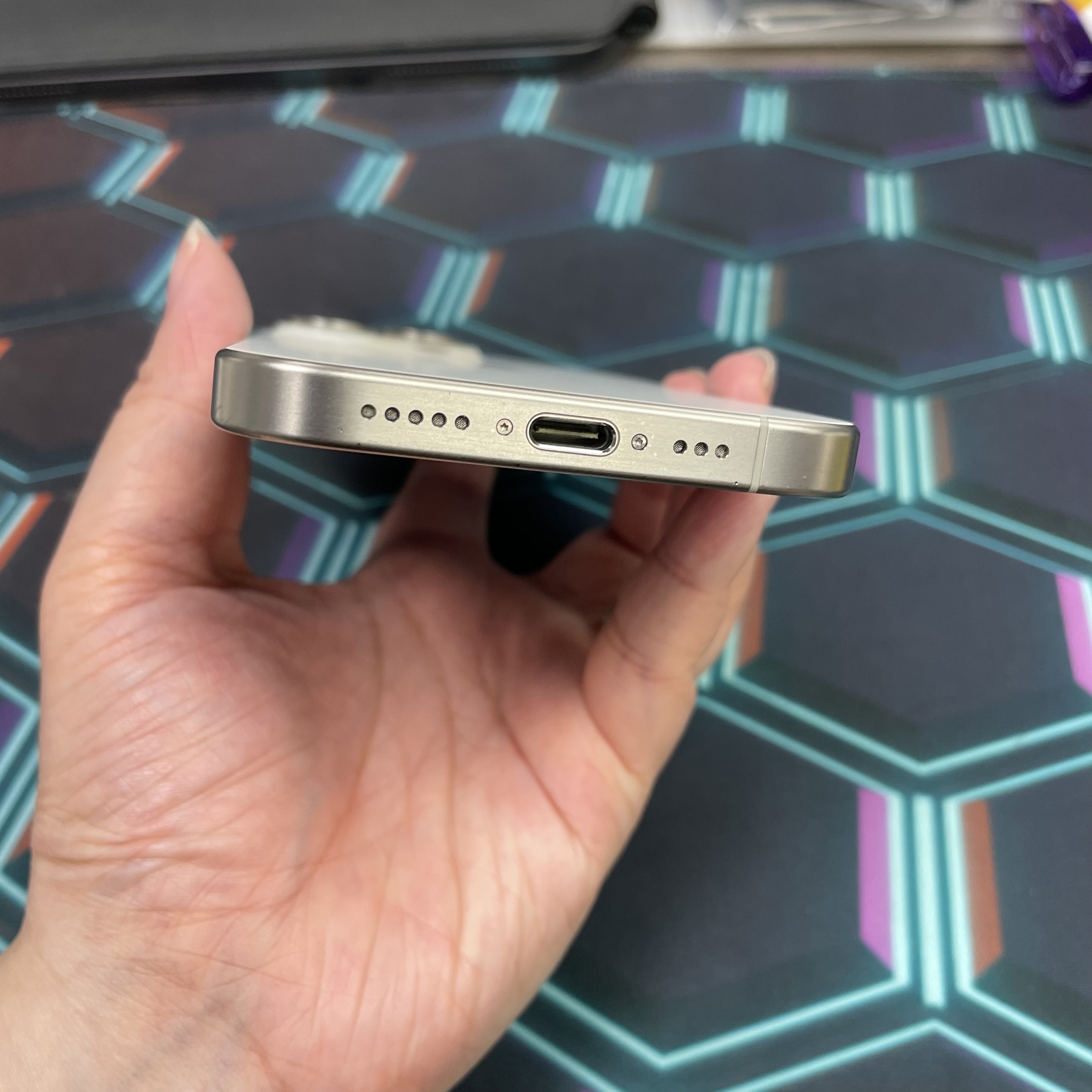 *8122 15 pro 勁靚機 512GB 電86 白色 white