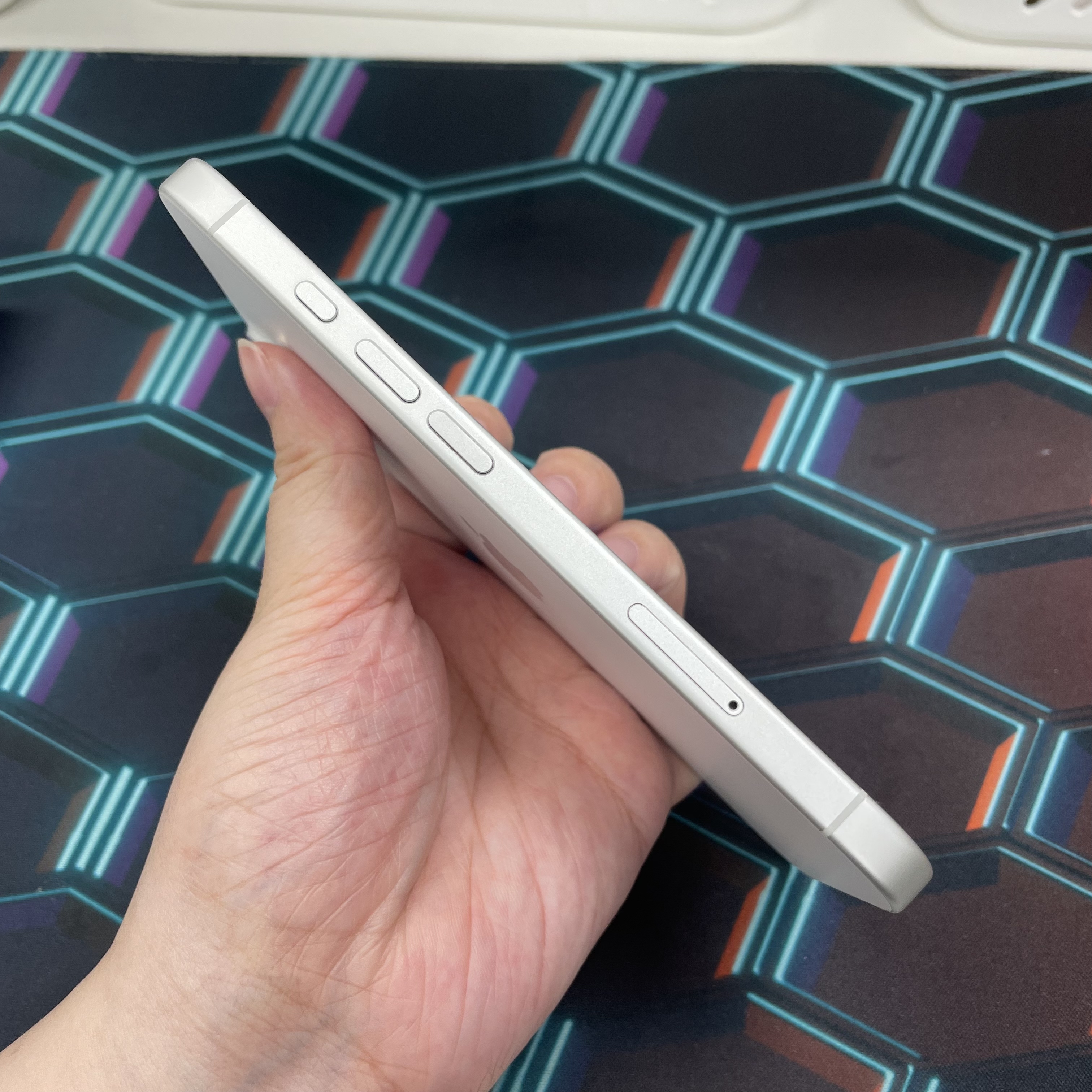 *6331 16 勁靚機 128GB 電85 白色 white