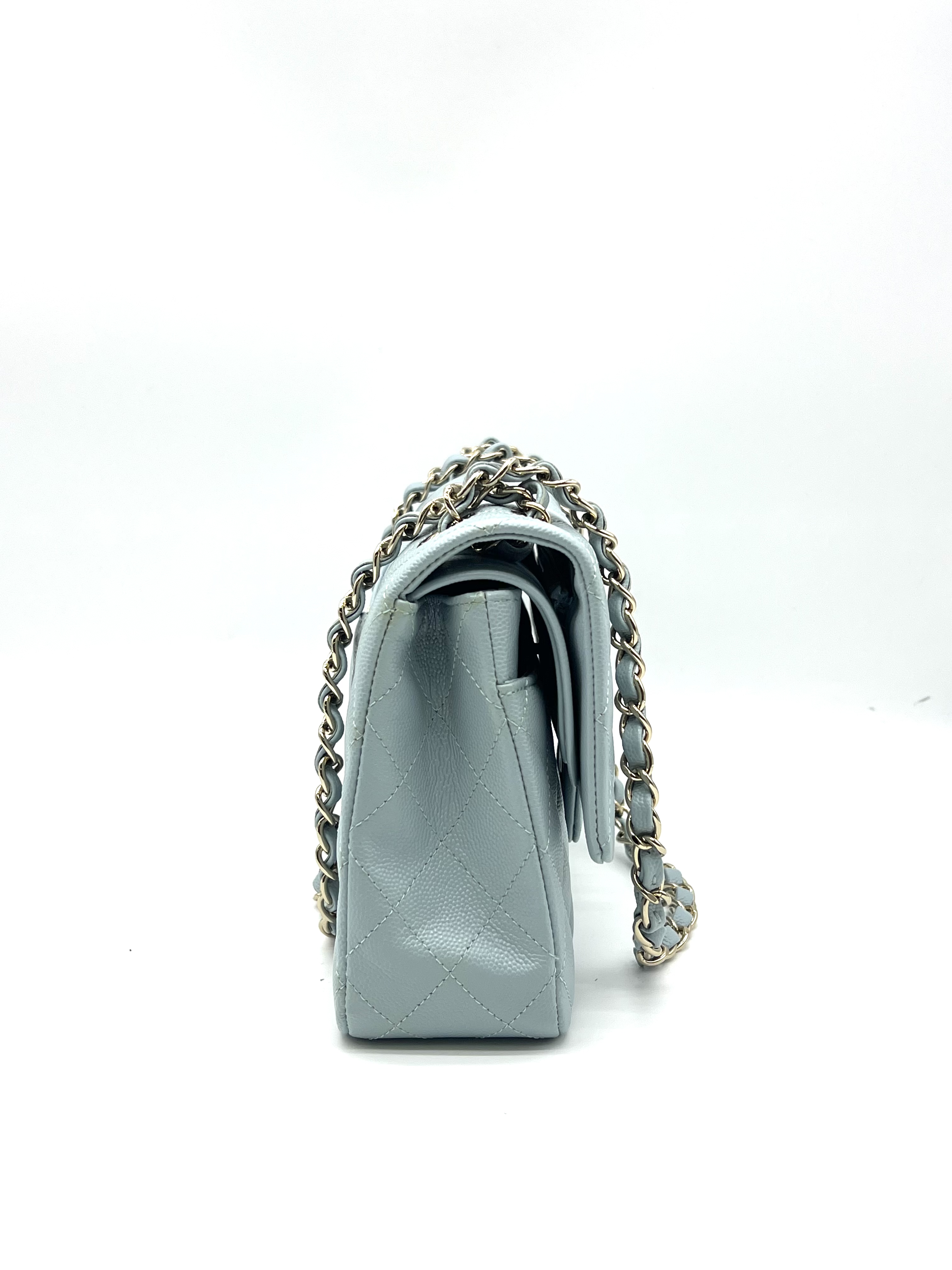 Chanel Small Classic Flap Handbag / Product Code: 26031707