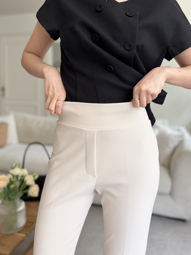 Pull-On Stretch Pants (Light Beige)