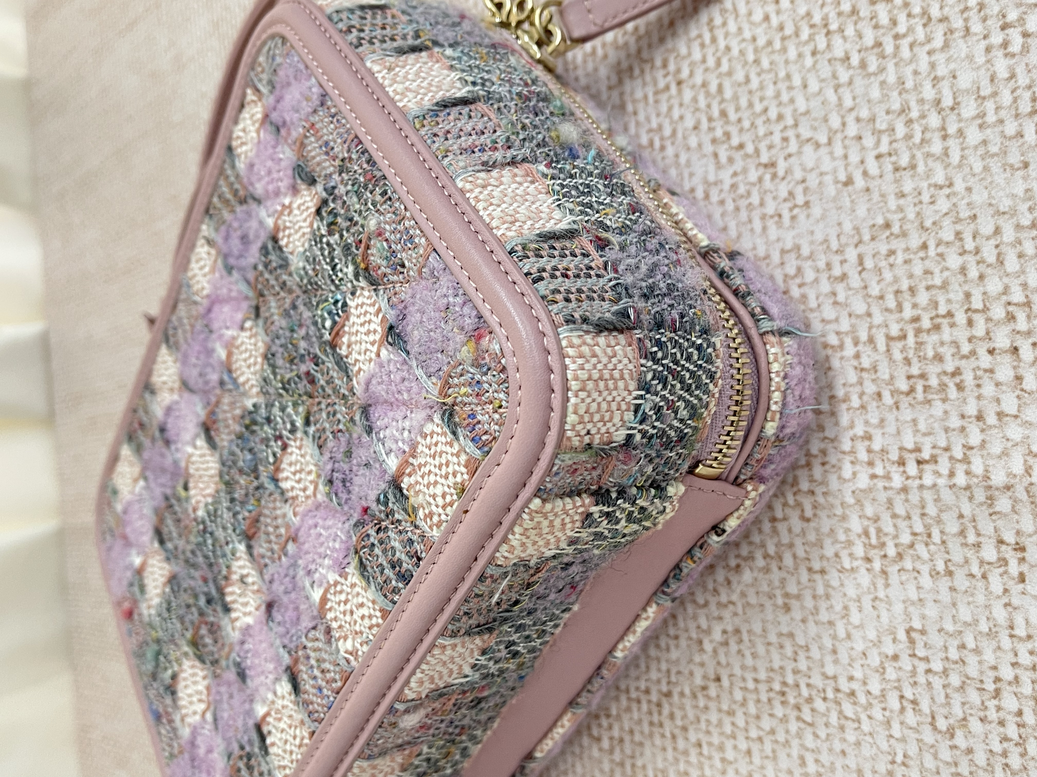 Pre-owned Chanel Tweed CC Filigree Vanity Case/ Product Code: 26042403