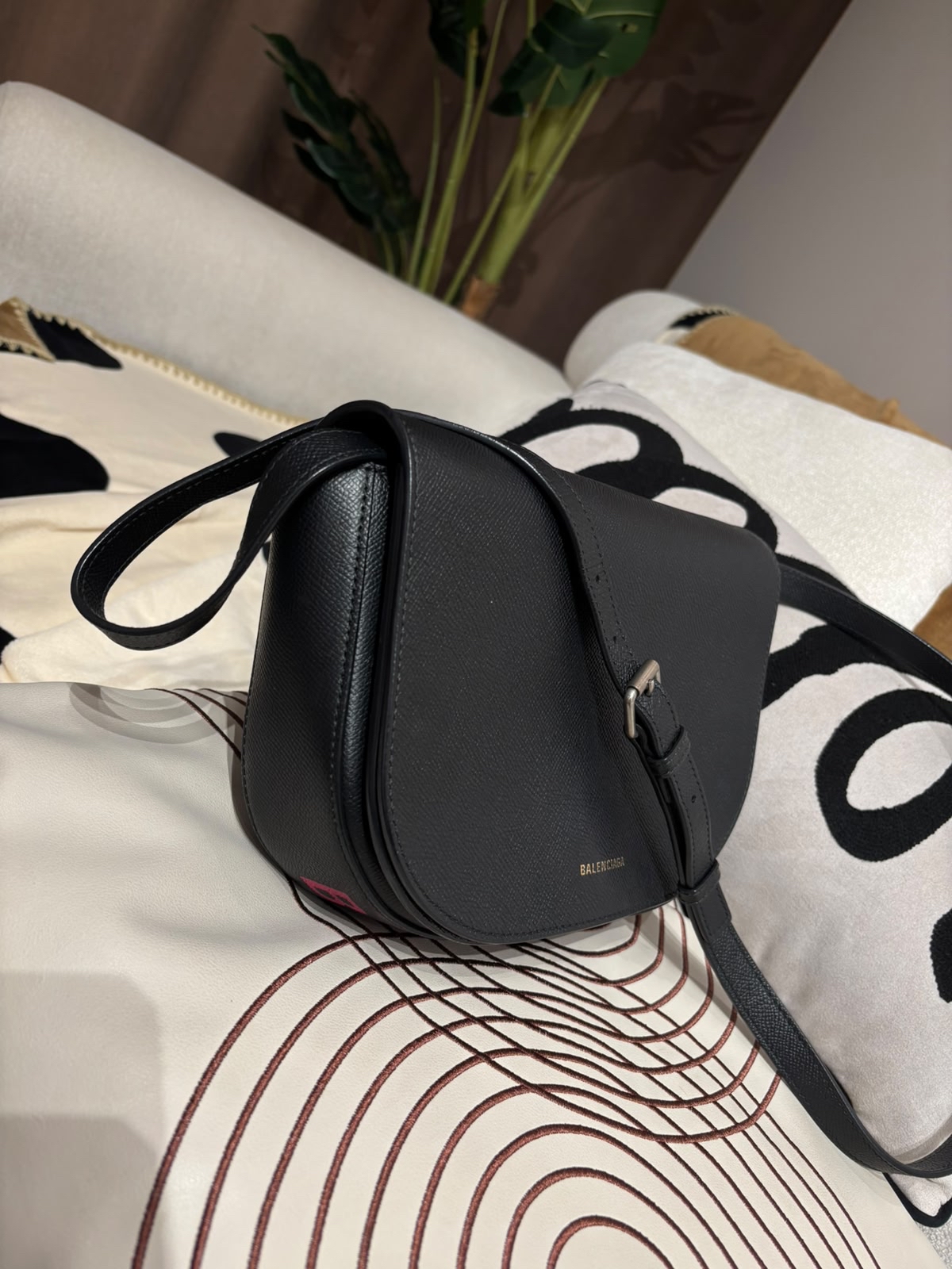 Balenciaga Crossbody Bag Black Calfskin 100%Authentic, 95%New