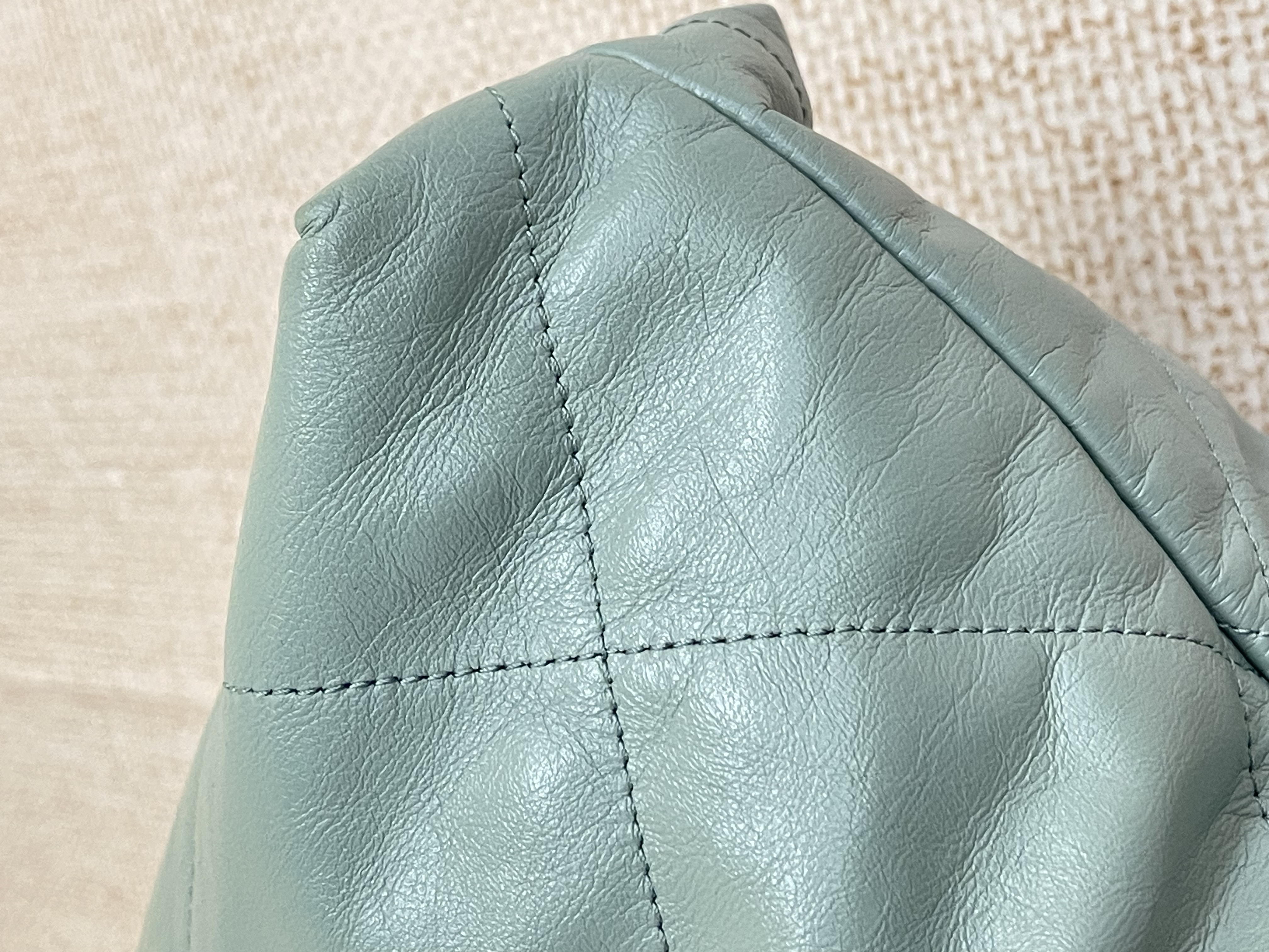 Pre-owned Chanel 22Bag/ Product Code: 26043005