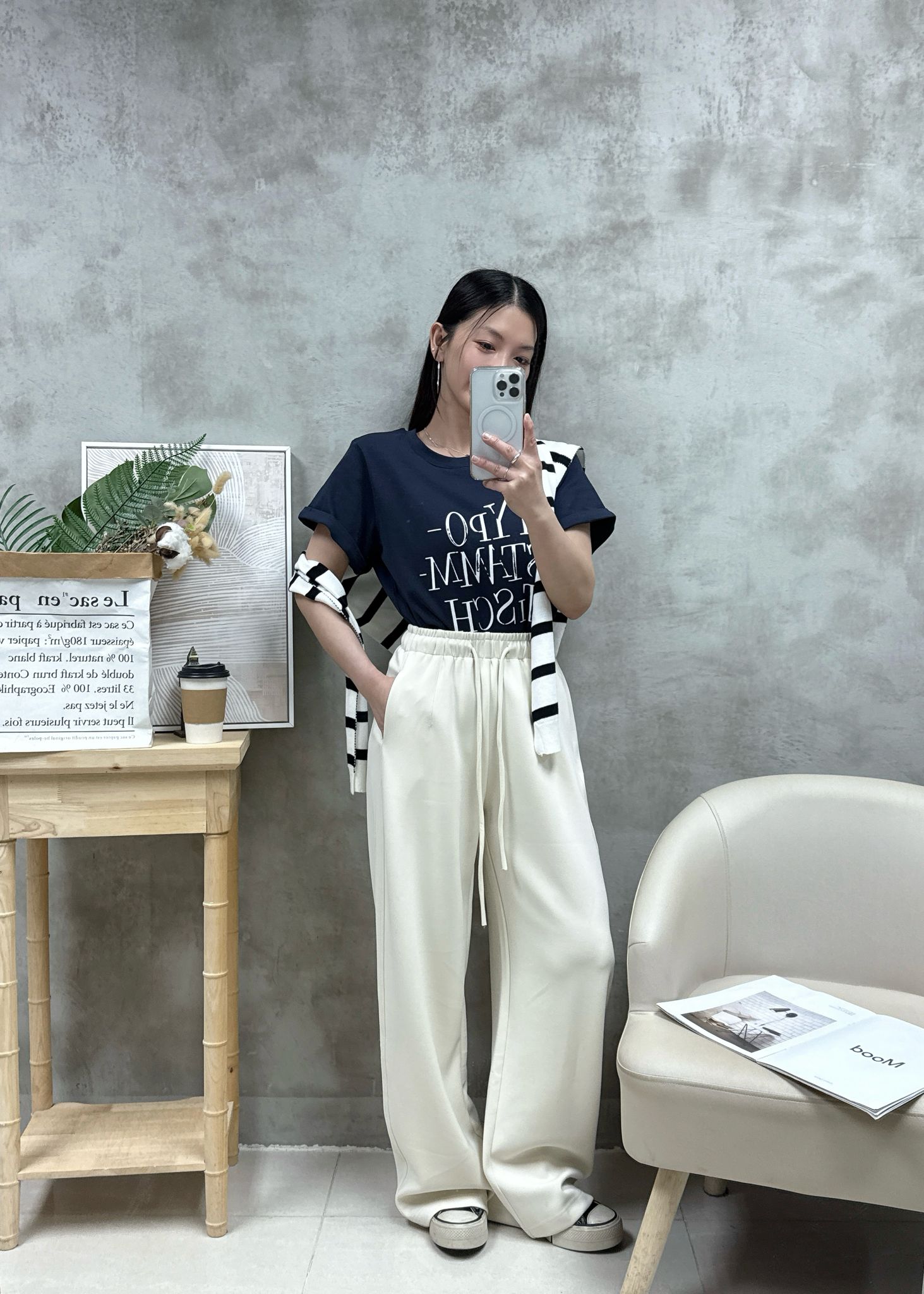 B08 褶袖英文字Tee