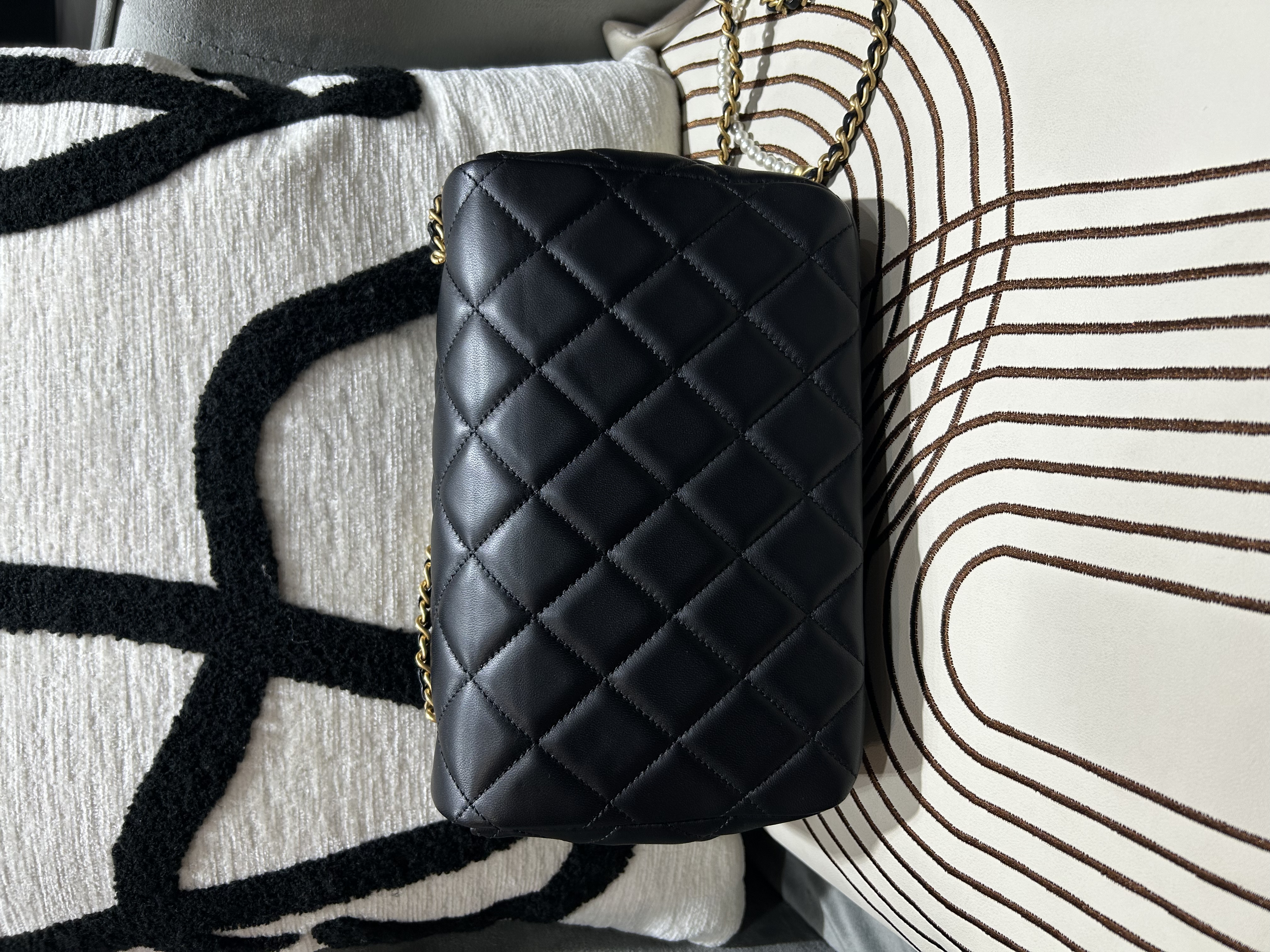 Chanel Plaid Shoulder Bag AS5353 100%Authentic, 98%new☑️收據☑️晶片☑️Dust bag☑️Box