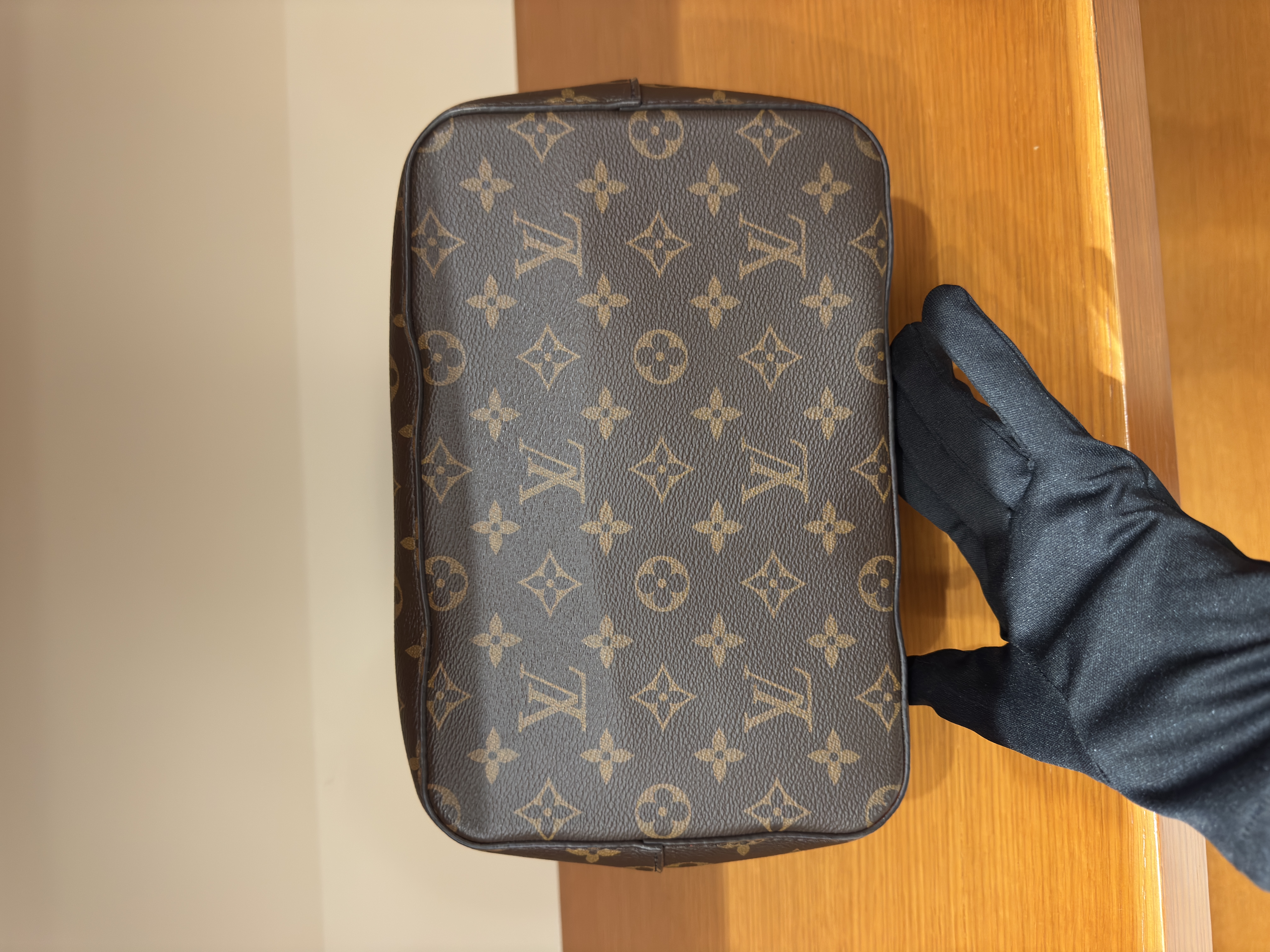 直播貨品 |  [1個-$100 2個-$300］HH23