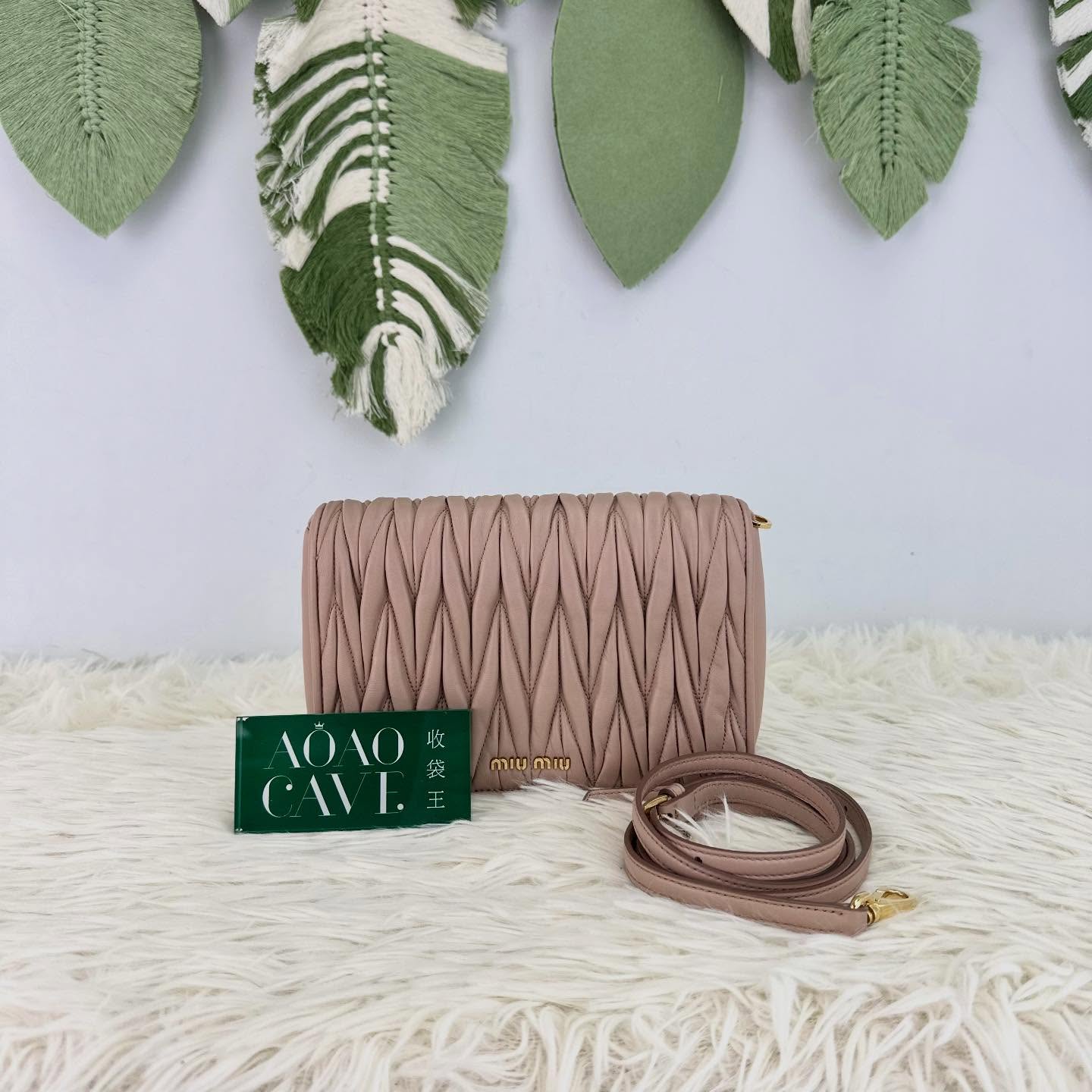 MIU MIU🤍PRE OWNED Matelassé Flap 裸粉色皺摺斜肩包🩷