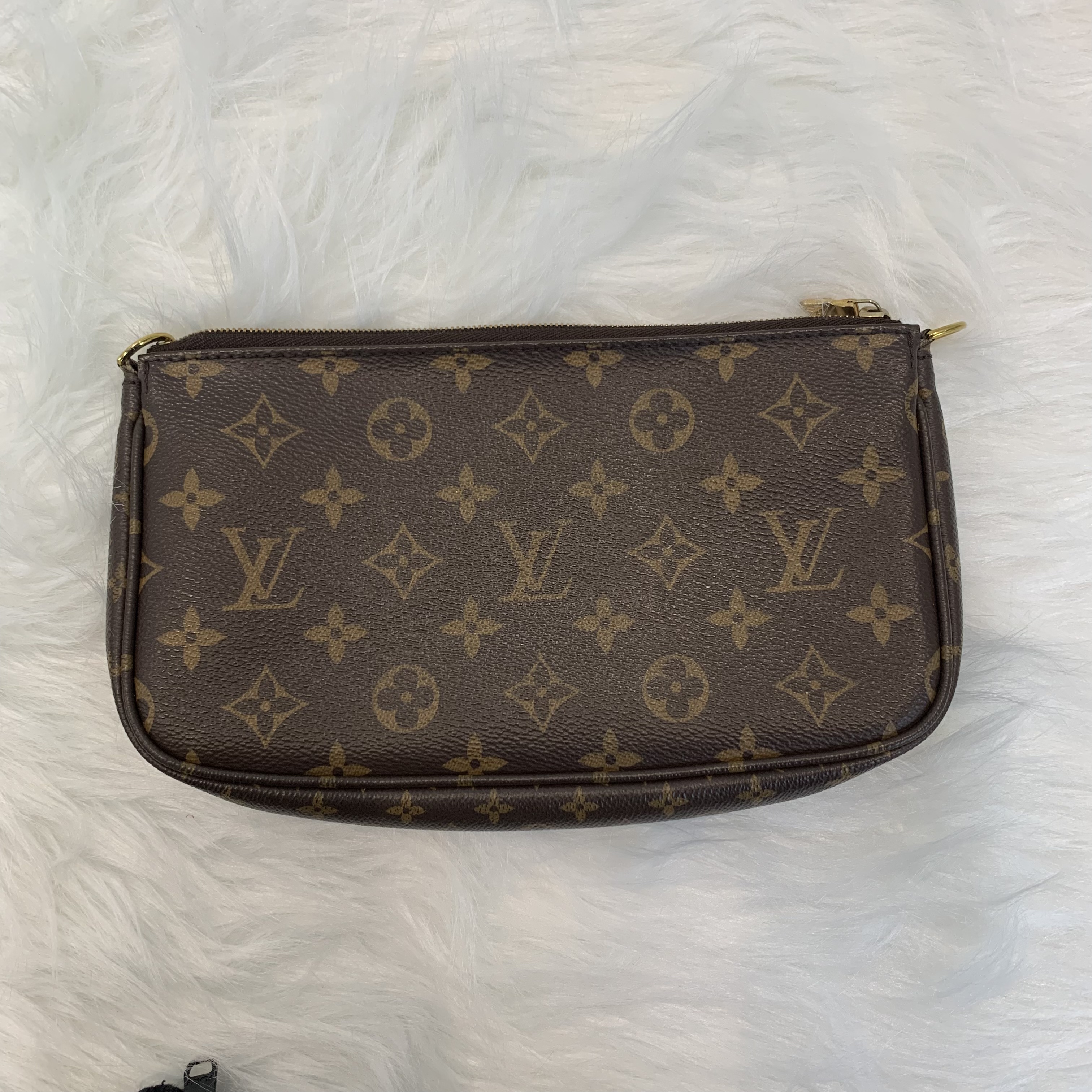 LV老花五合一金扣手挽肩背棕色包