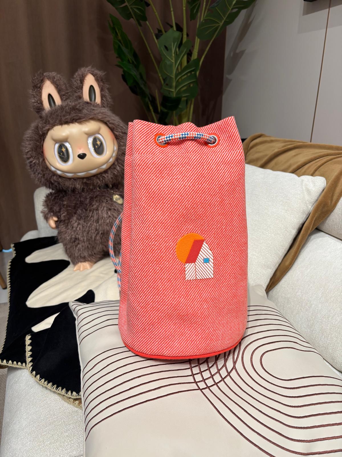 全新 HERMES EPOPEE DUFFLE backpack 羊毛屋仔圖案,100%Authentic ,100%new