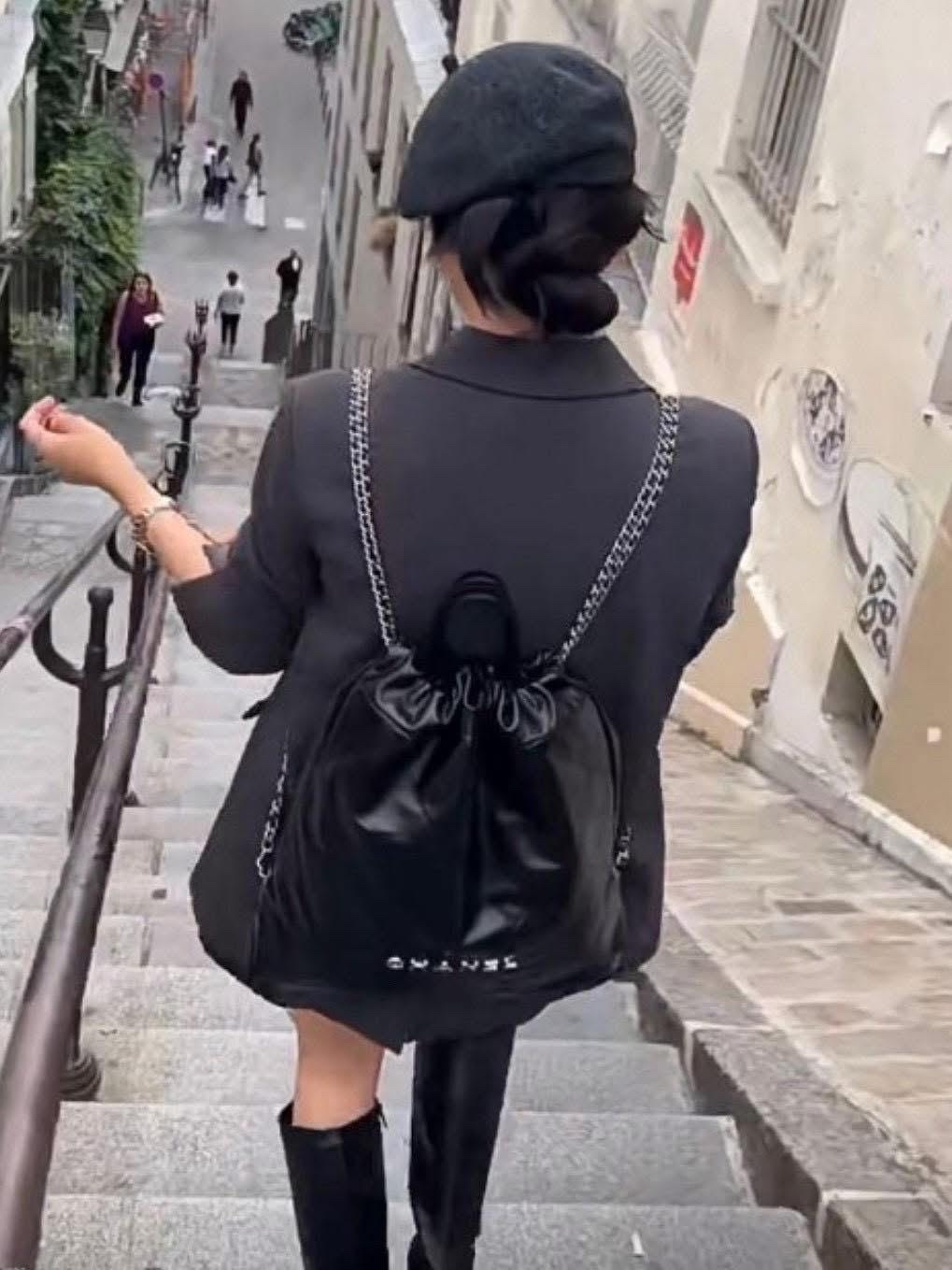 Chanel 22 backpack small 黑色銀字, 100%Authentic, 98%new ✅收據副本✅Dust bag