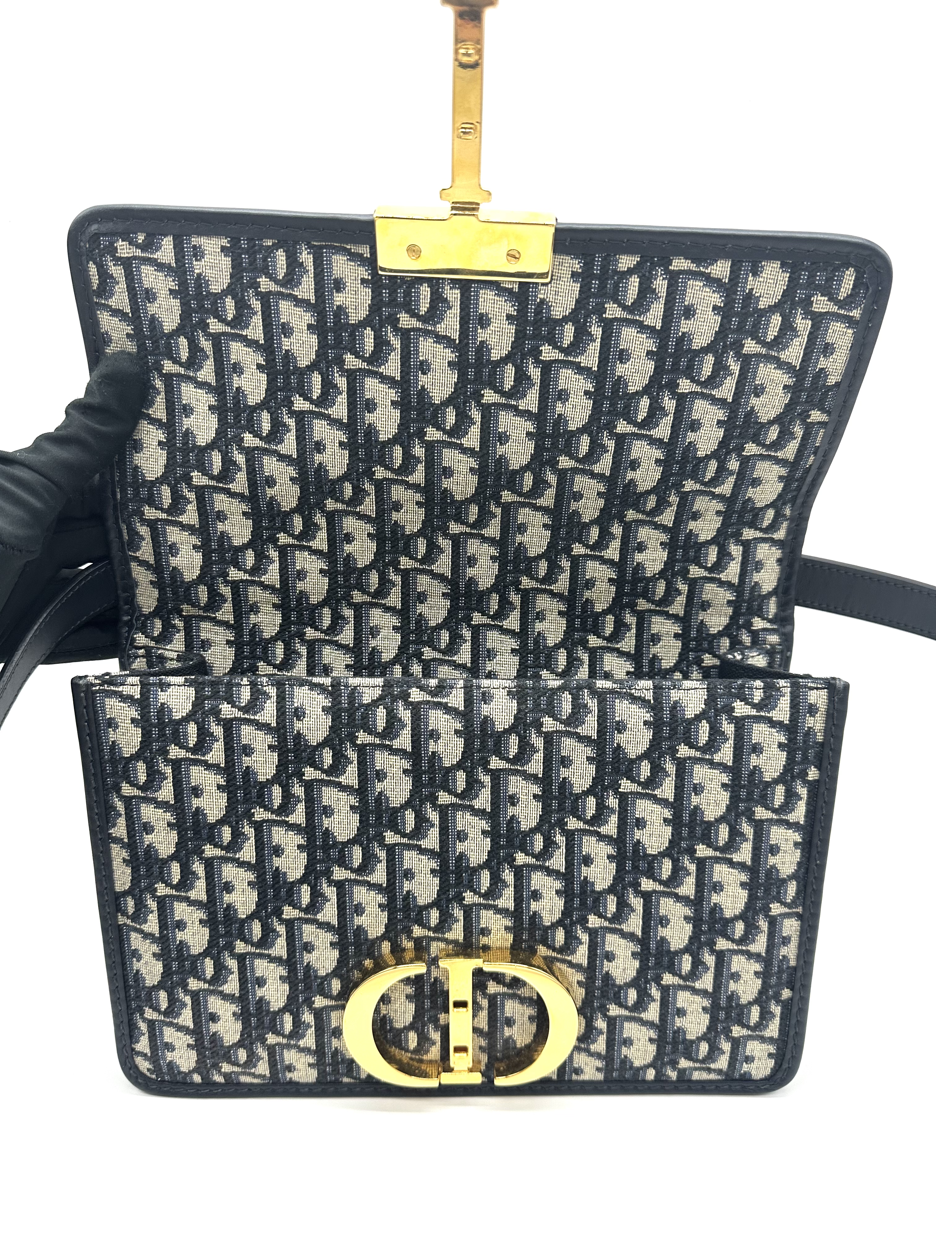 Pre owned-Christian Dior Montaigne bag/ Product Code: 26031803
