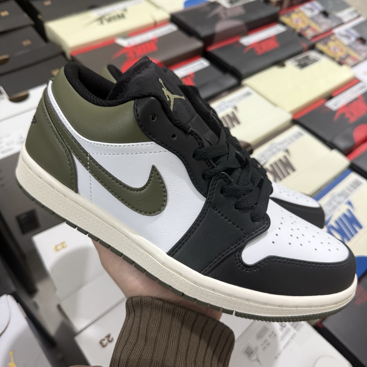 Nike Air Jordan 1 Low 553558-092