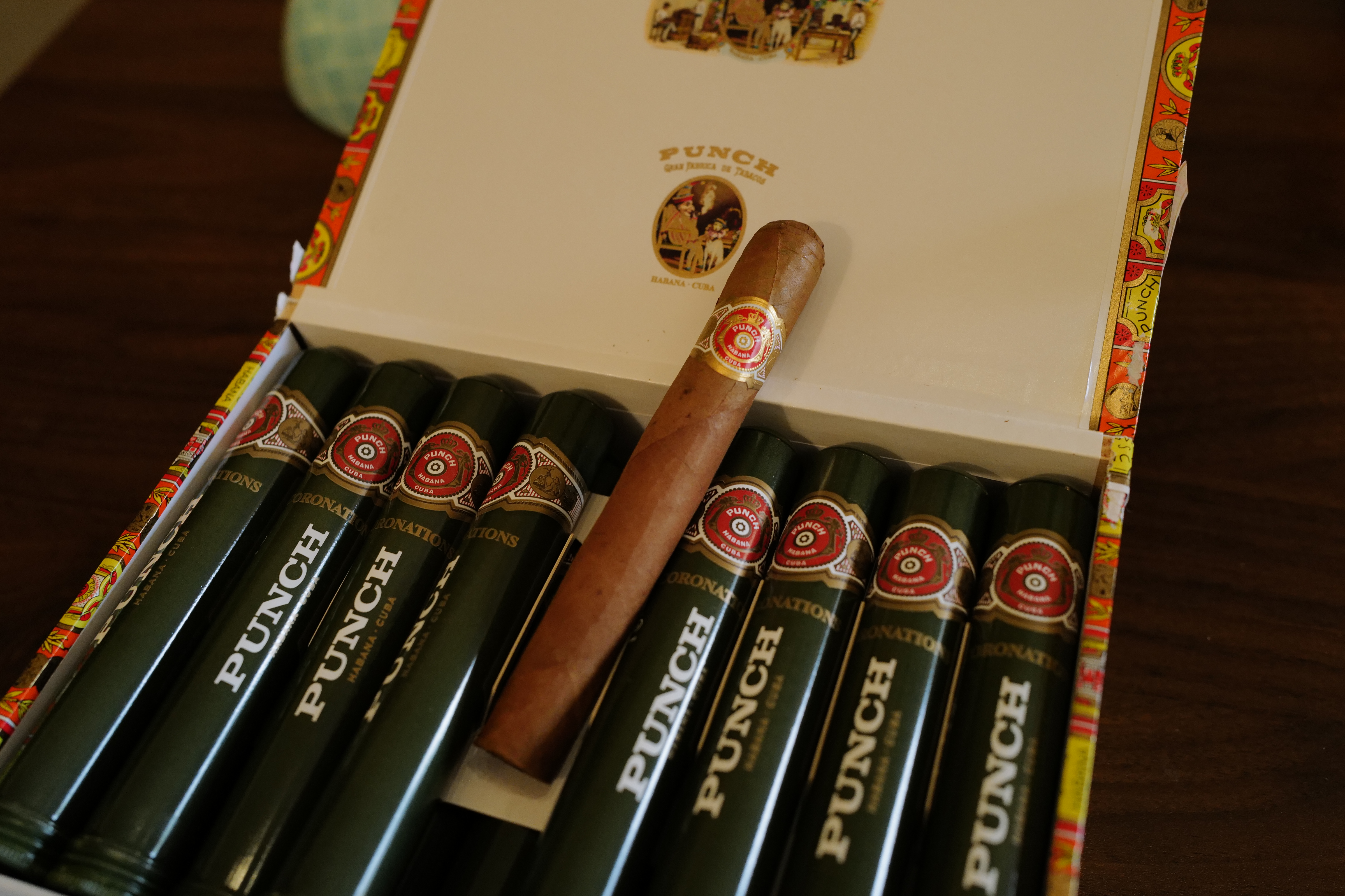 Punch Coronations (潘趣 加冕)