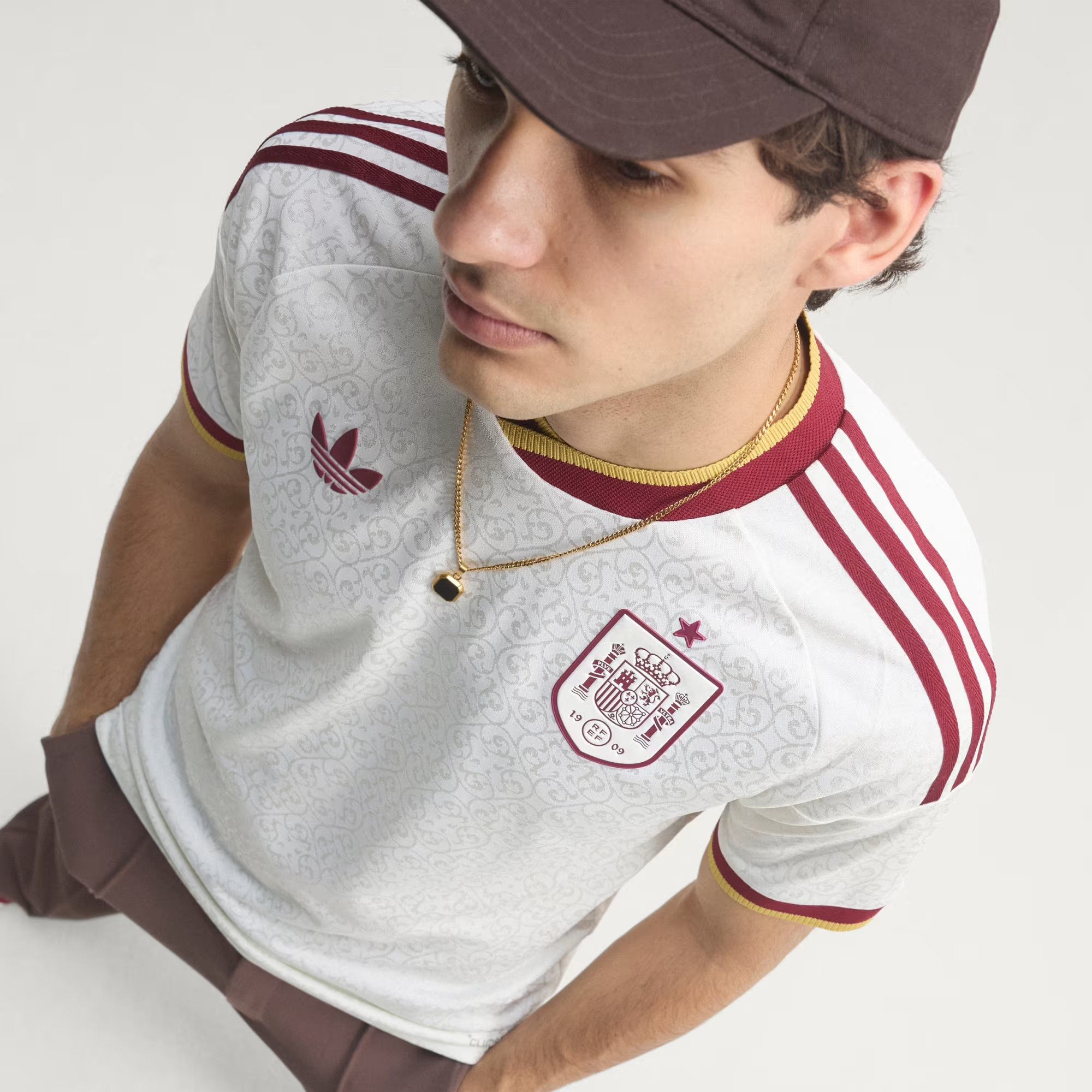 📖交織文學與足球 Adidas Spain 西班牙 2025-26 作客球員版球衣 (可加印字章) JN4392