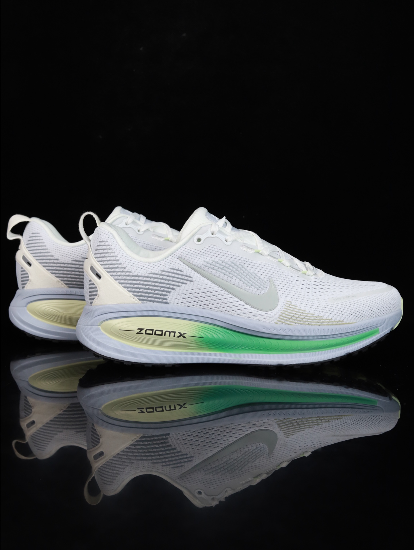 Nike Vomero 18 HM6804-108