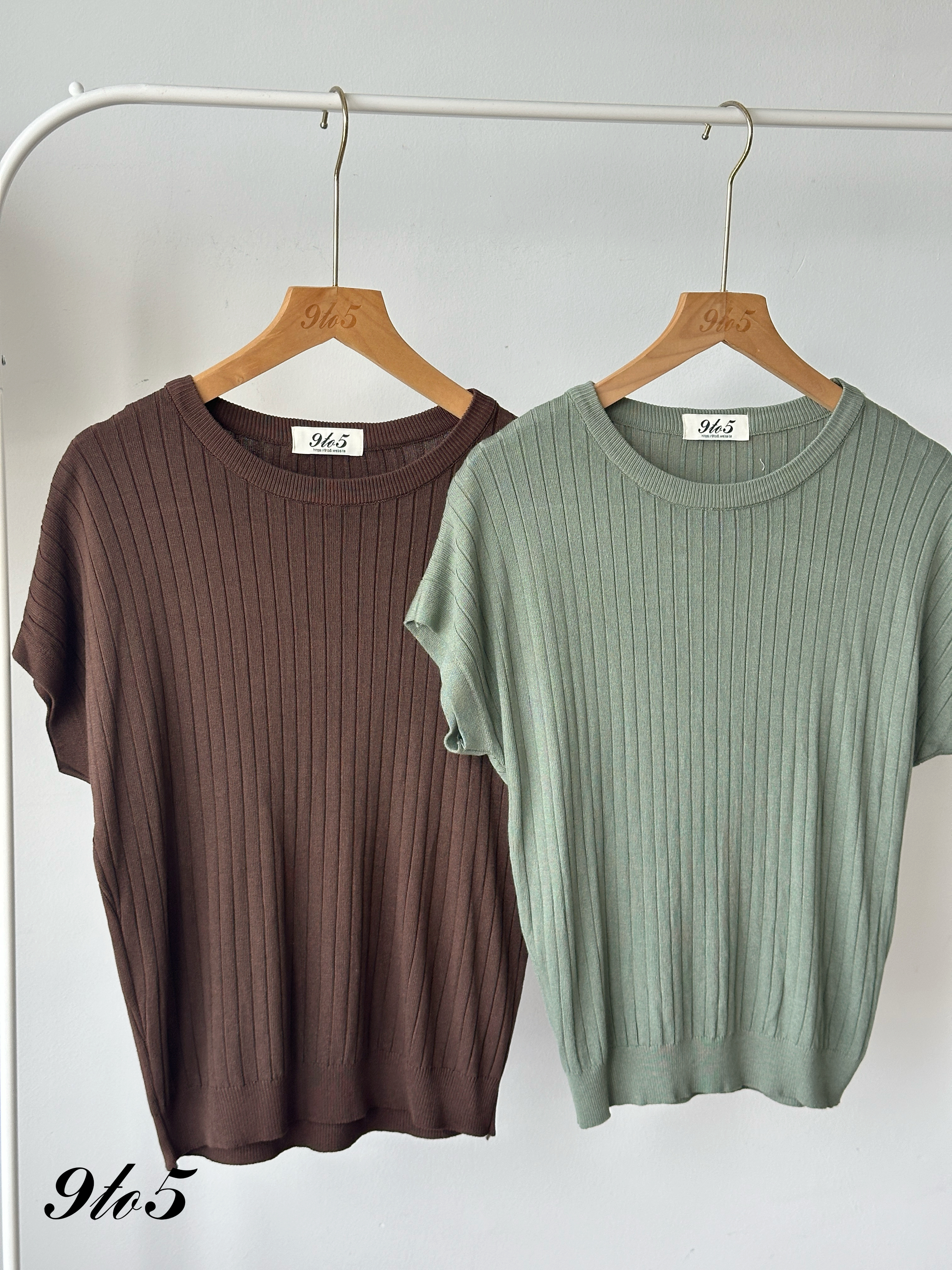 T4254 Round Neck Ribbed Knit Top - 5 Colors 