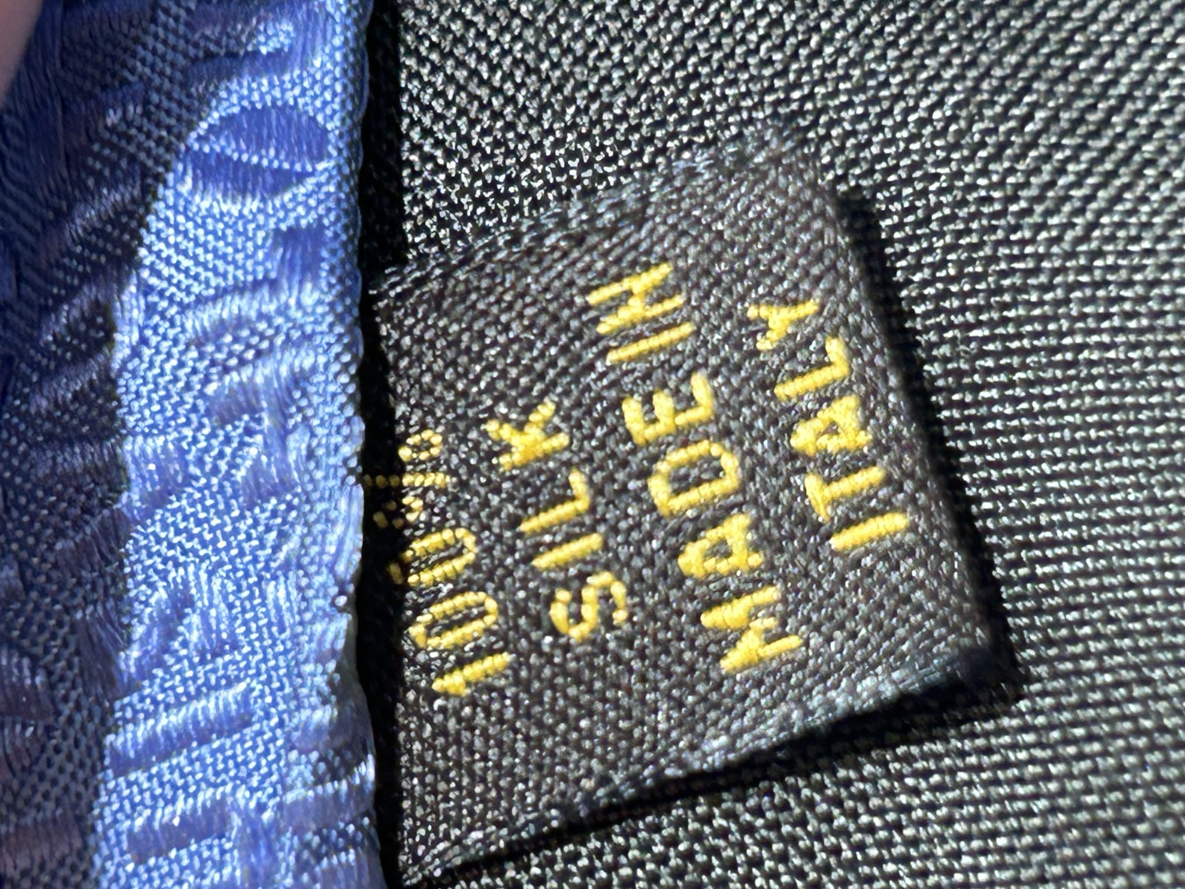 LV Tie 100%Silk 100%Authentic, 99%New ✅Box