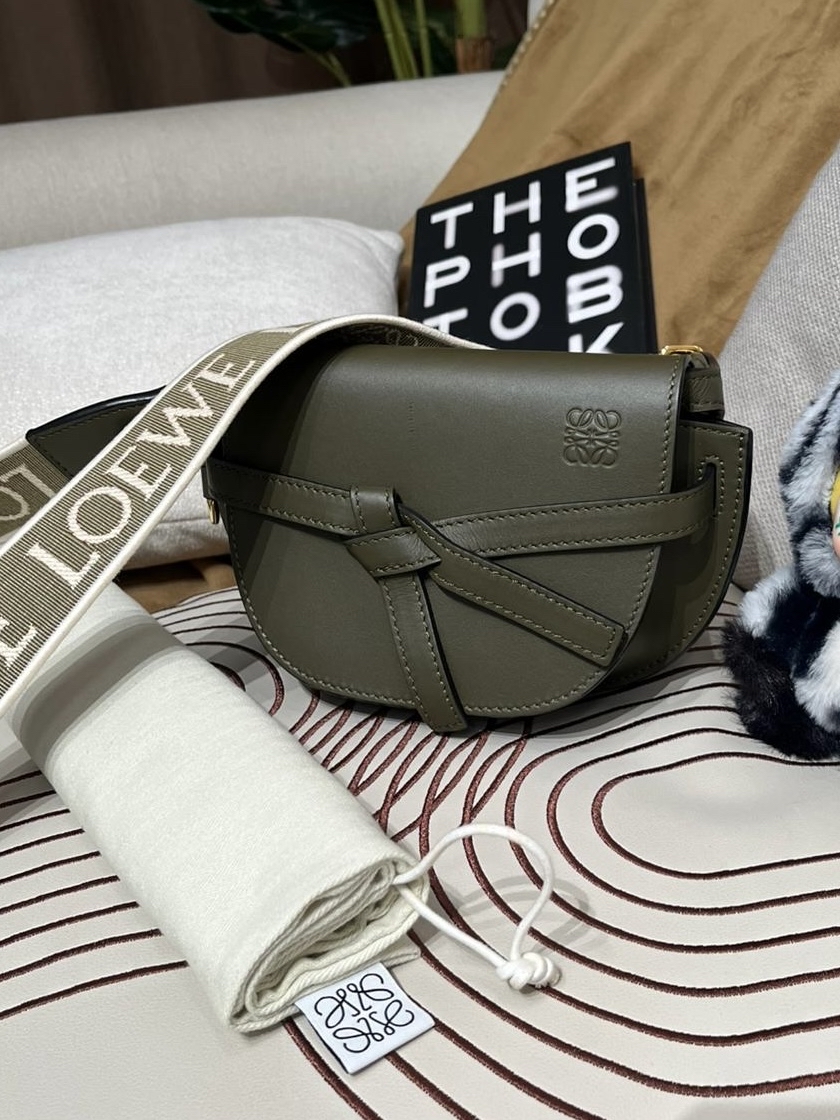 Loewe Gate Mini Calfskin Crossbody Bag 100%Authentic, 95%New ✅Dust bag